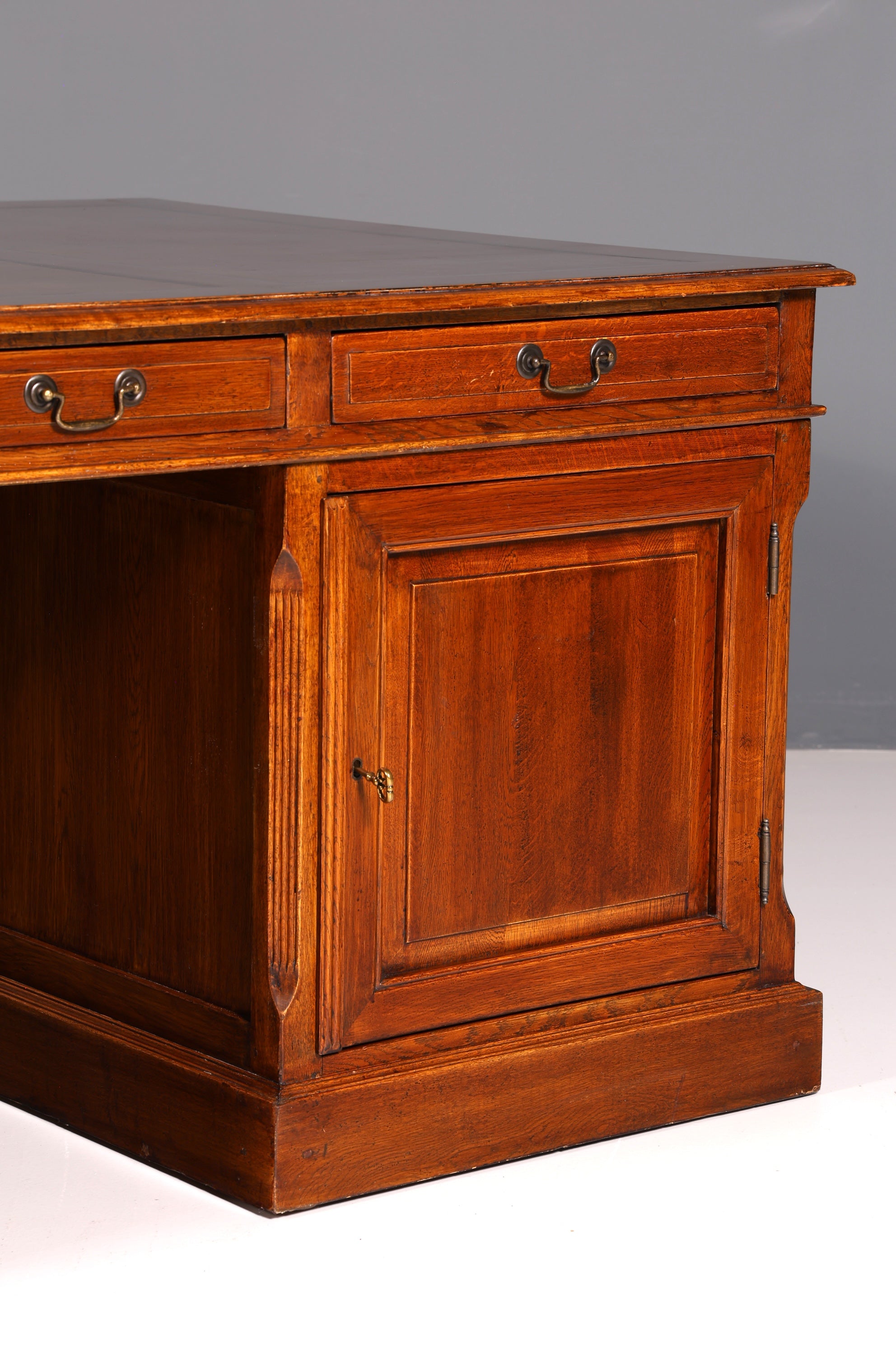 Beeindruckender Englischer XXL Schreibtisch Bürotisch Office Desk Partnerdesk Antik Massivholz Vintage