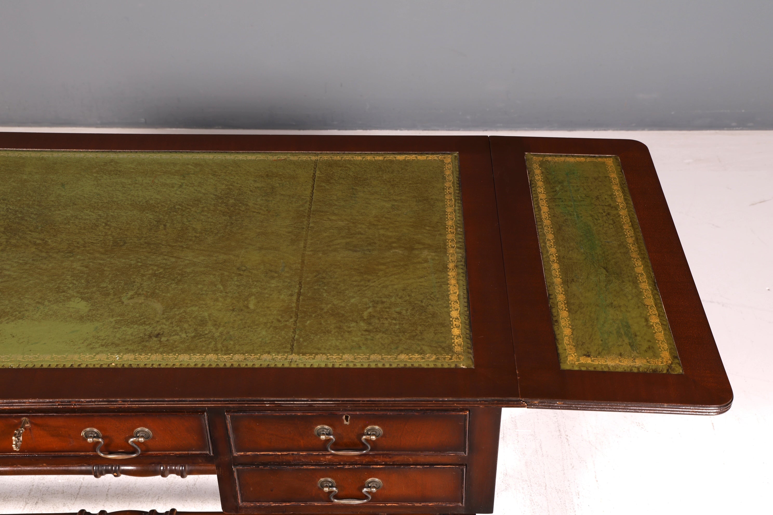 Magnifique bureau anglais Regency pliant avec dessus en cuir véritable, acajou, bureau des années 60
