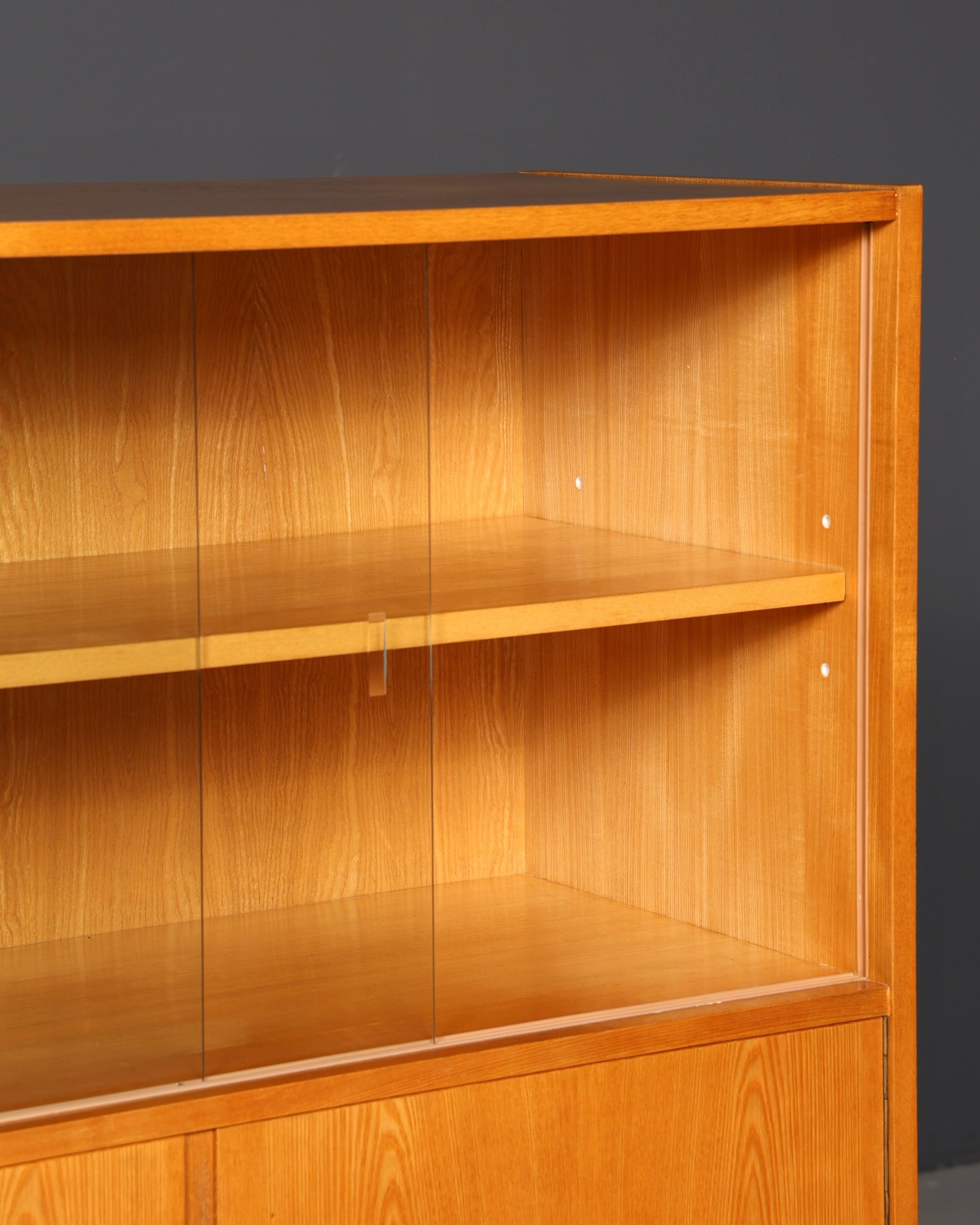 Beautiful original Hellerau mid-century display cabinet, Franz Ehrlich 602 chest of drawers and bookcase