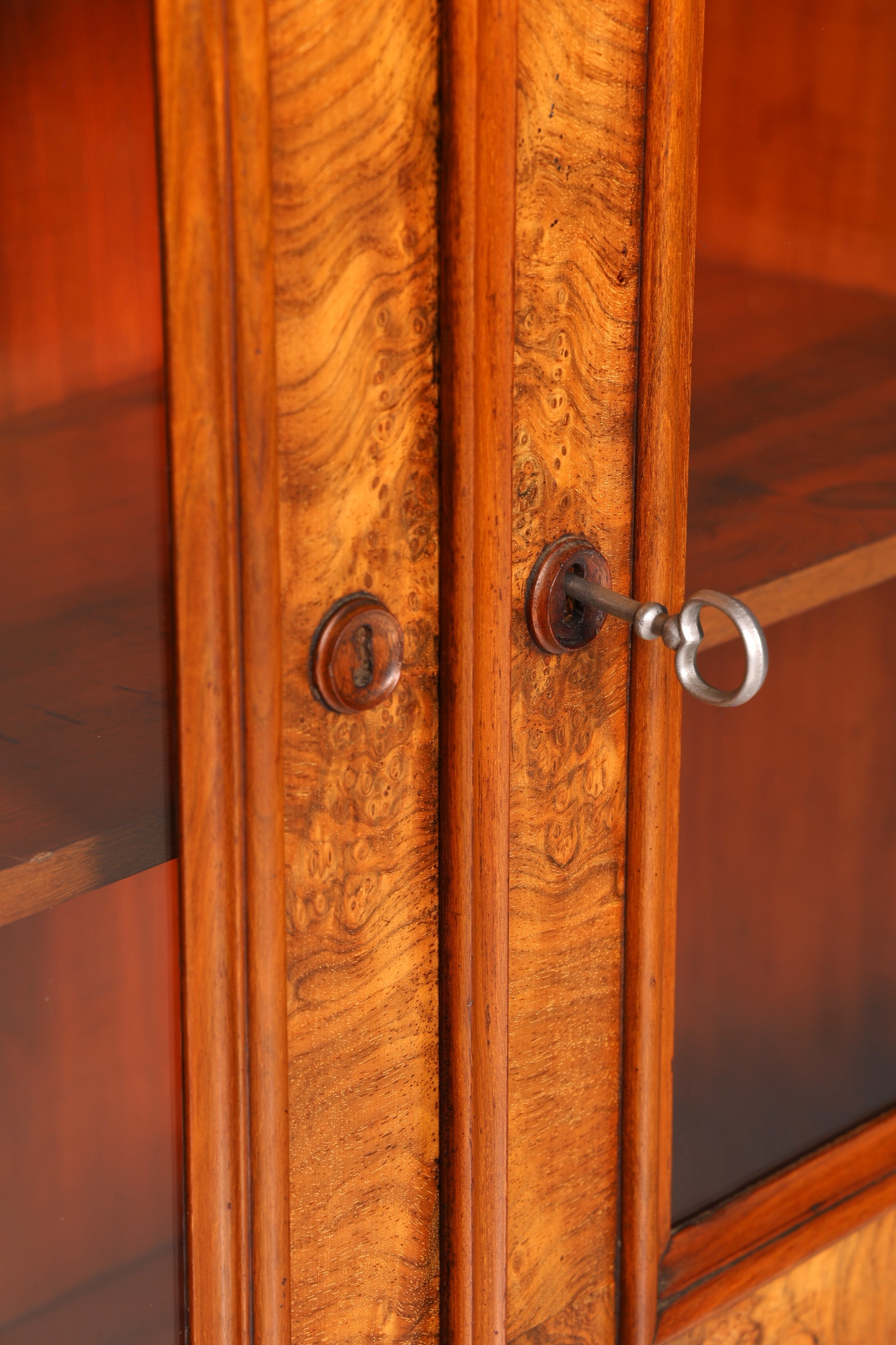 Traumhafte Louis Philippe Vitrine Antik Biedermeier Schrank echt Holz um 1880