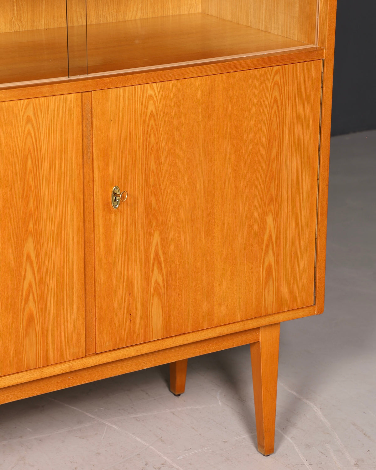 Beautiful original Hellerau mid-century display cabinet, Franz Ehrlich 602 chest of drawers and bookcase