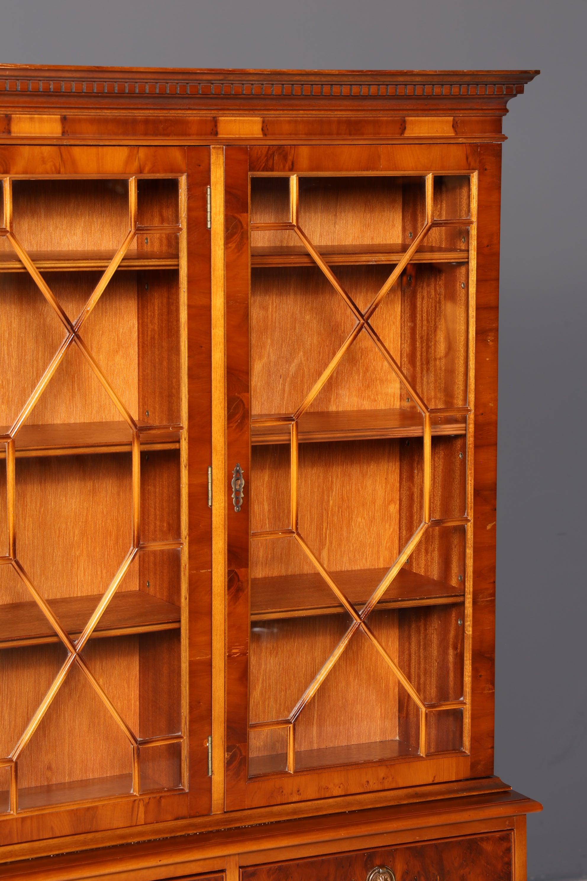 Wunderschöne Englische Vitrine Bücherschrank Buffet Englisch Glasvitrine Bibliothek Vitrinenschrank