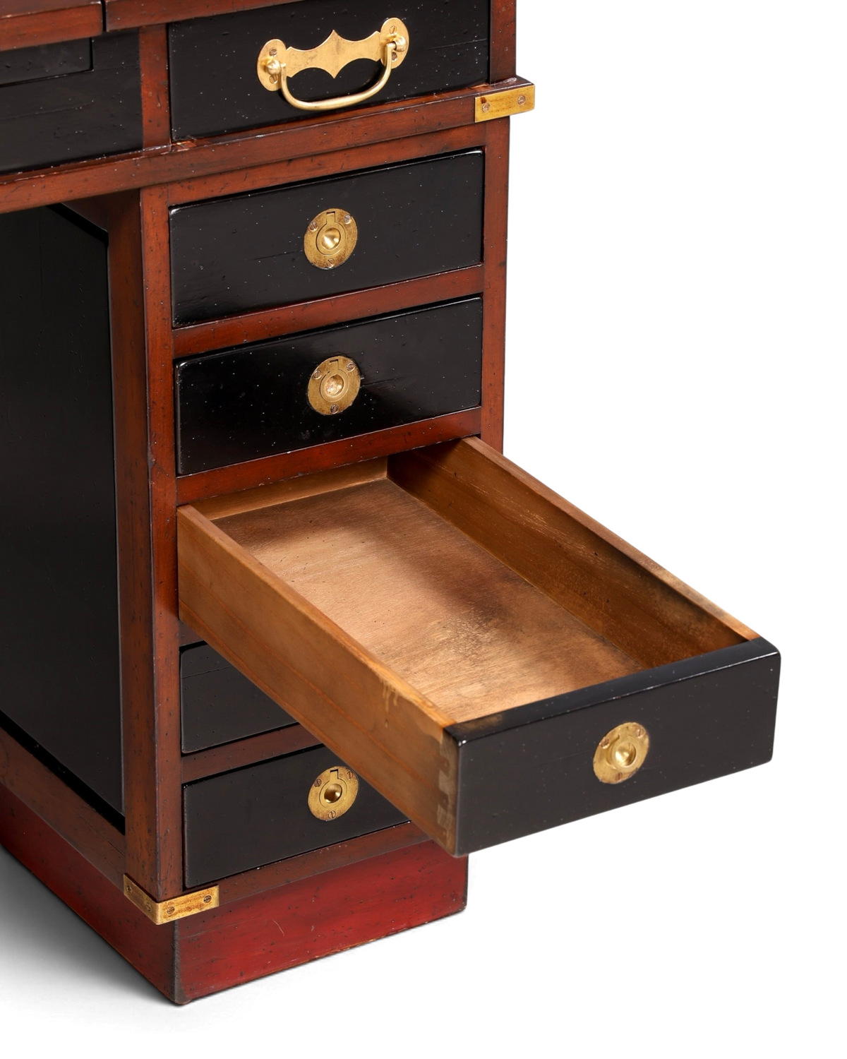 Hauptstadt Möblerei maritimer Military Chest Schreibtisch aus Holz mit schwarzer Schublade und Messingbeschlägen