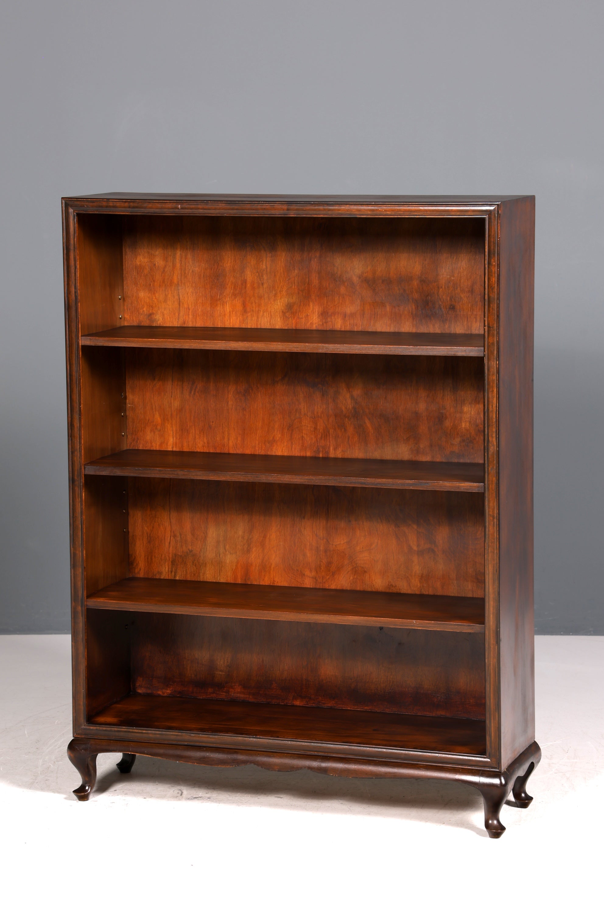 F691 Finition Belle étagère Chippendale, bois véritable, bibliothèque de style baroque