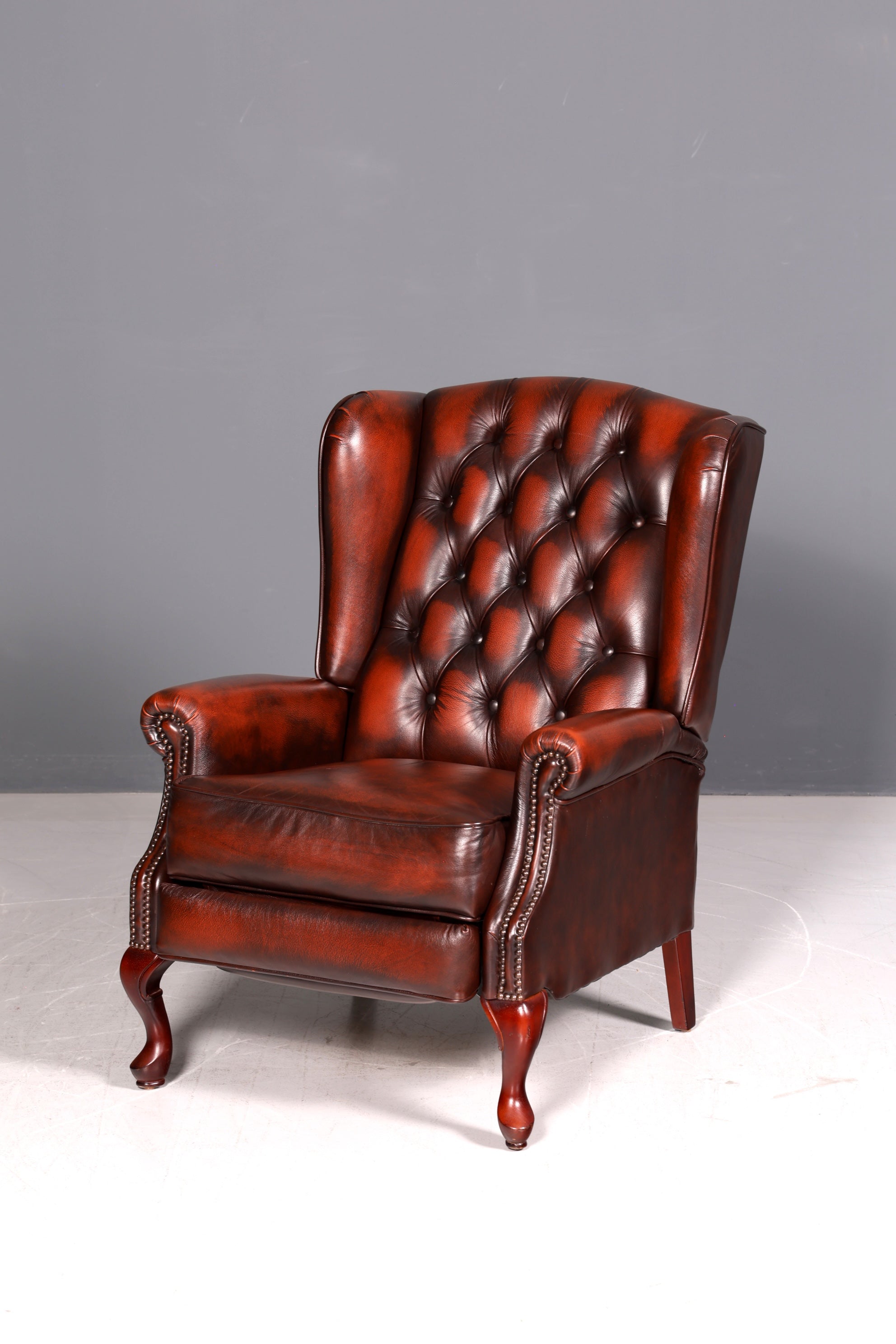 Stilvoller Original Chesterfield Queen Anne Ohrenbackensessel Englisch Echt Leder Herrensessel UK Armlehnsessel Lesesessel Vintage