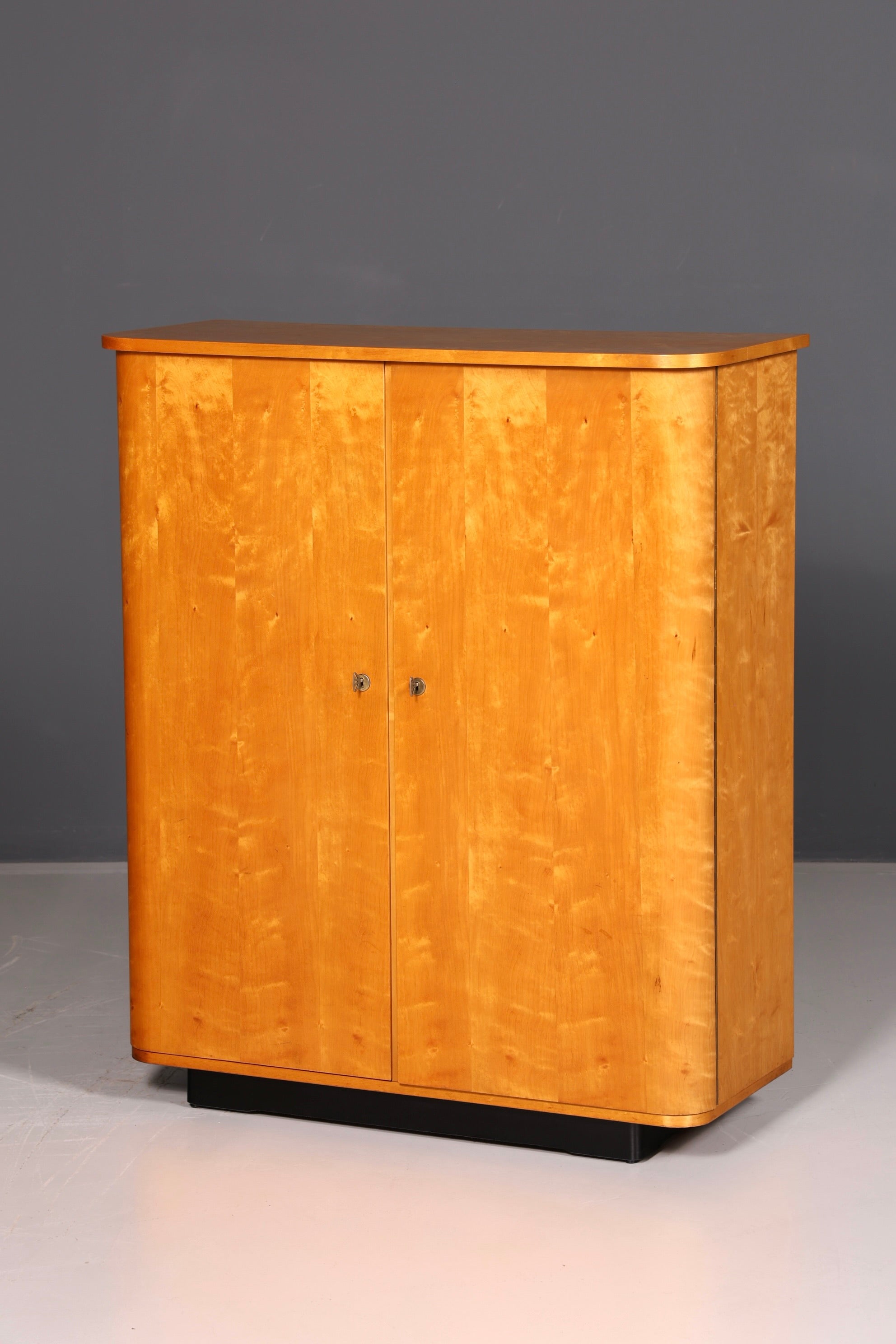 Magnifique armoire du milieu du siècle des années 60, armoire à linge, meuble à dossiers, commode vintage en bois