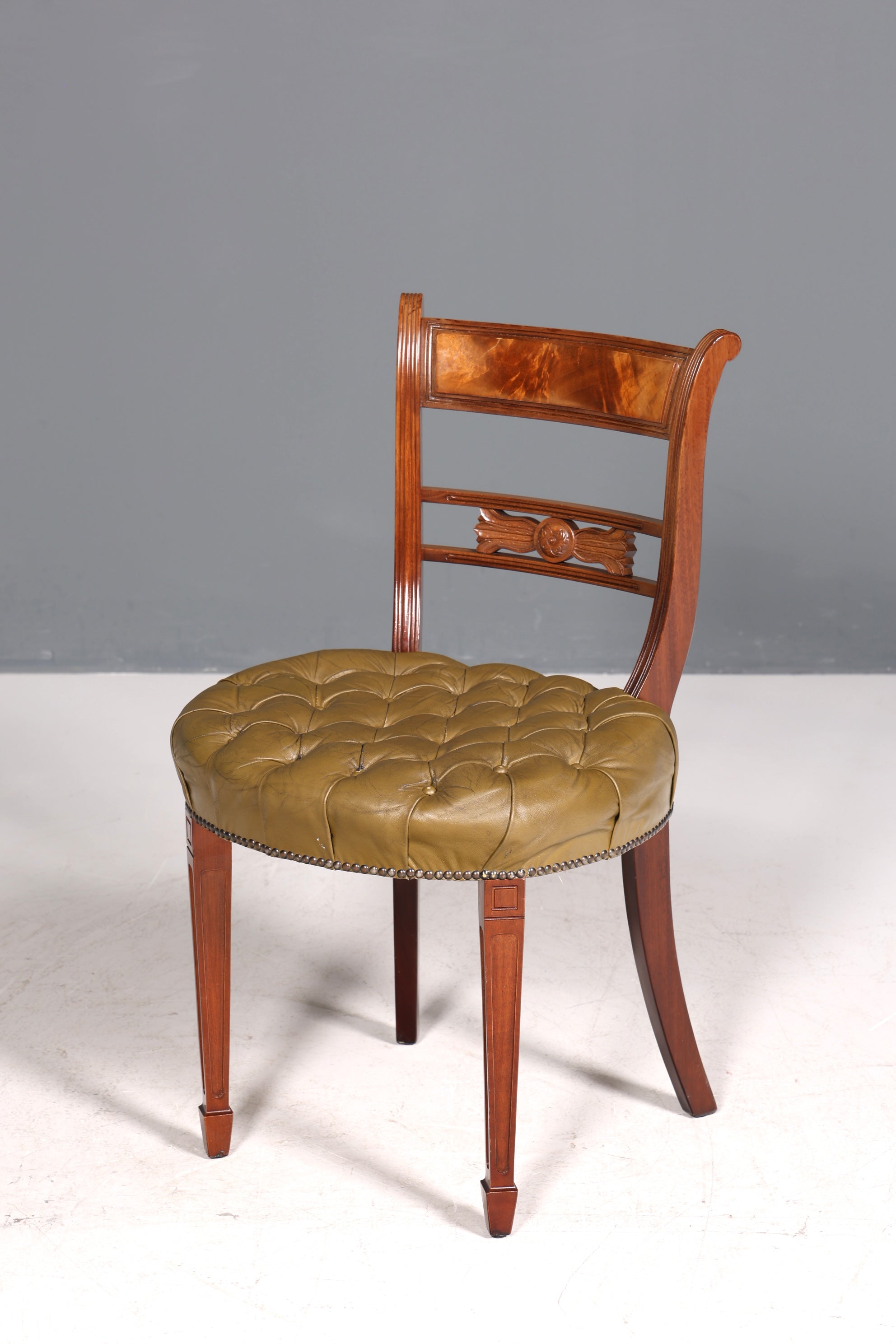 Magnifique fauteuil Chesterfield, chaise secrétaire Anno Dom, chaise de cuisine anglaise en cuir véritable, 3 sur 4