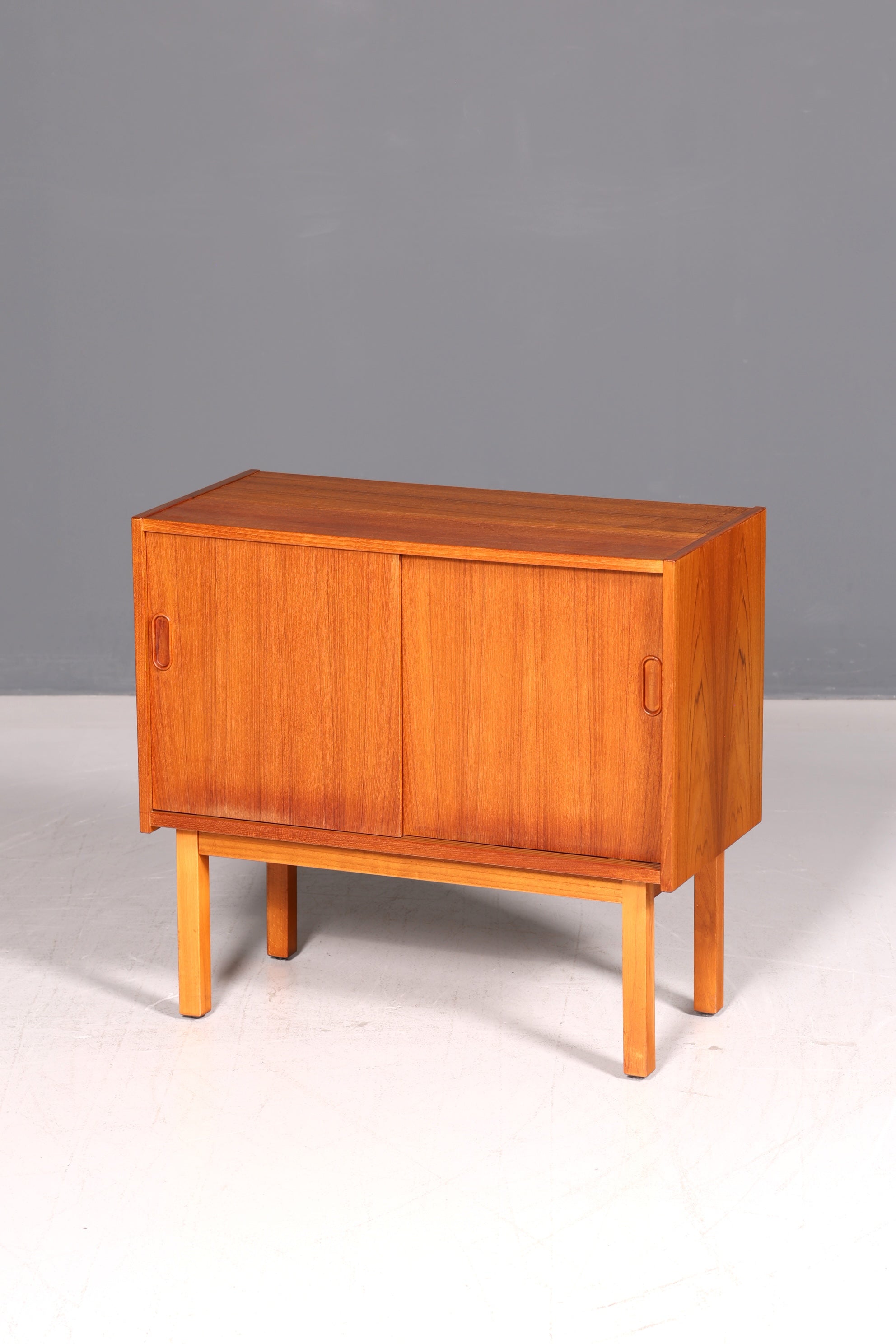 Traumhaftes Mid Century Teak Sideboard Schiebetüren Vintage Kommode Retro 60er