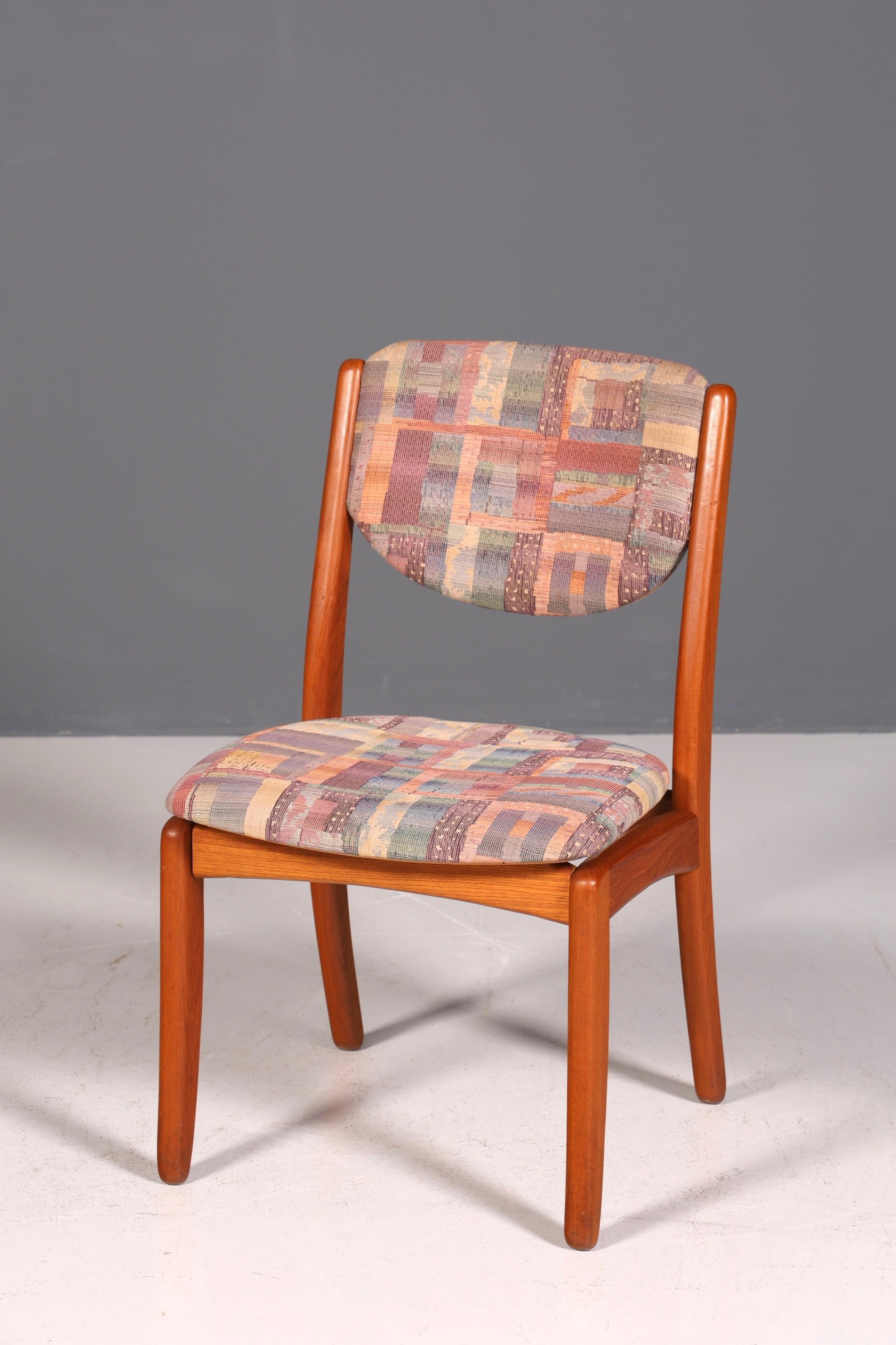 Chaise simple de style Mid-Century, chaise de salle à manger rétro, chaise de cuisine design danois, chaise de secrétaire en teck, 2 sur 2