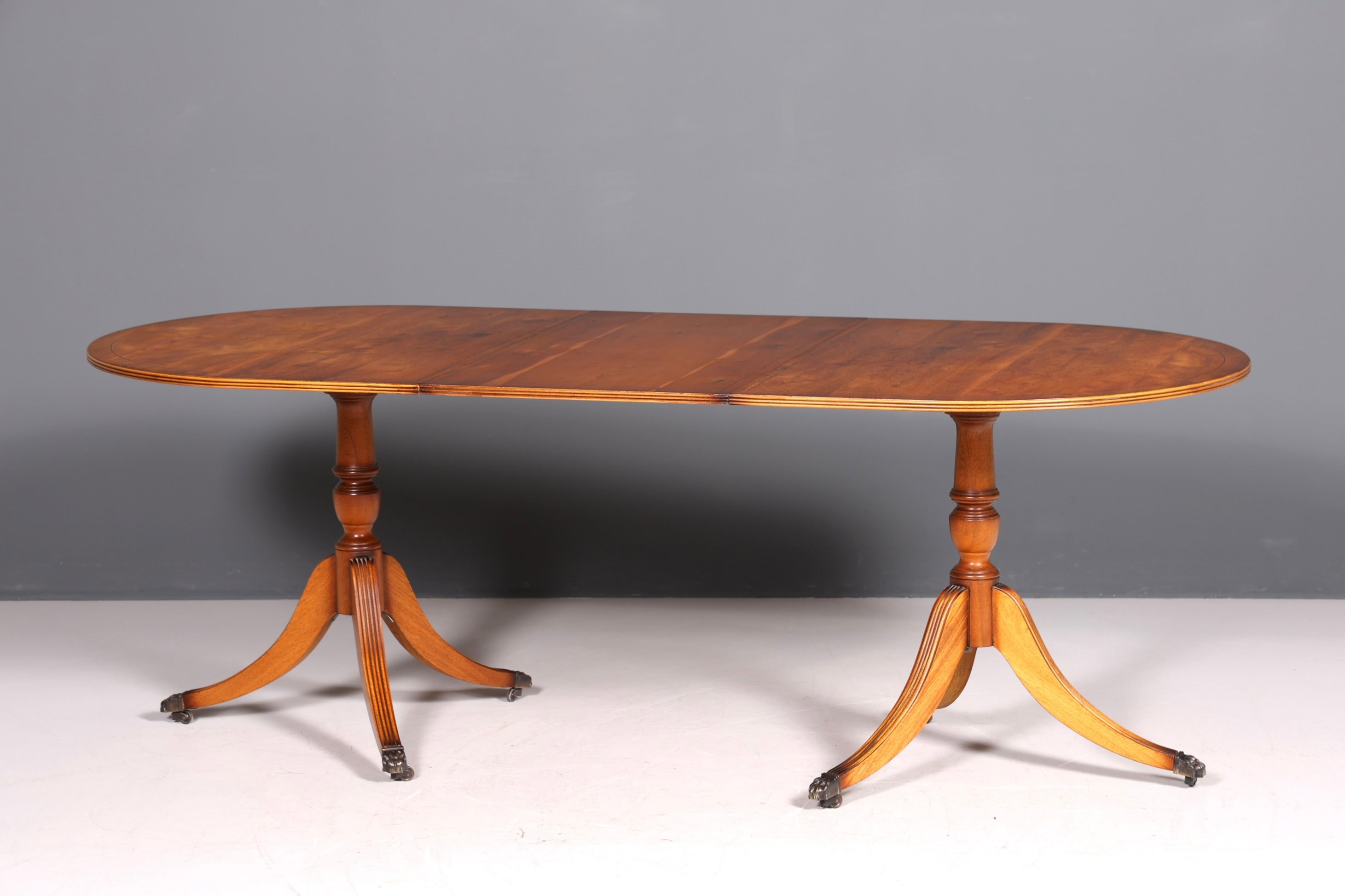 Magnifique table de salle à manger extensible de style anglais, style Régence, style antique, table de cuisine des années 60, en bois d&