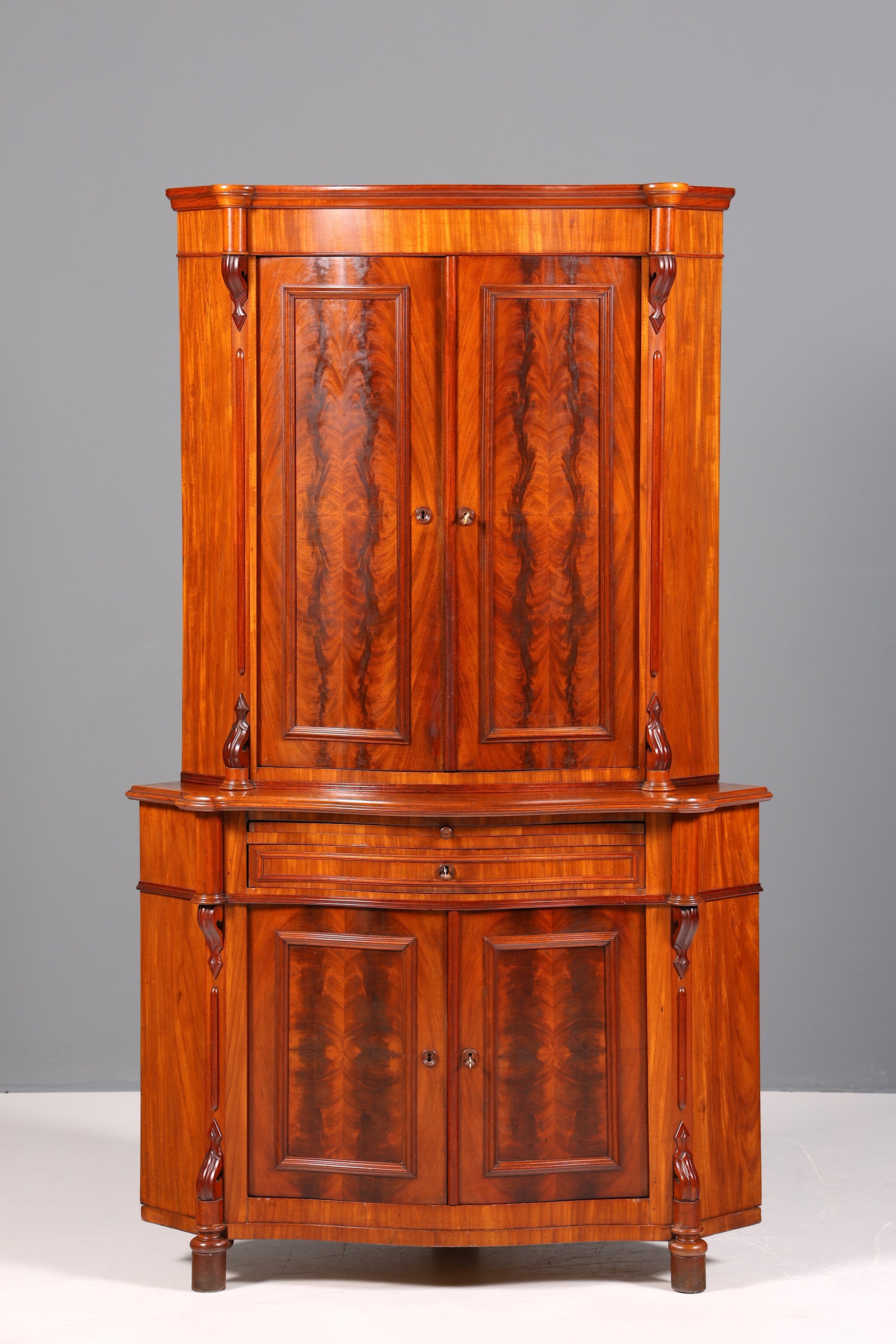 Traumhafter Louis Philippe Eckschrank Antik Gründerzeit Schrank um 1880