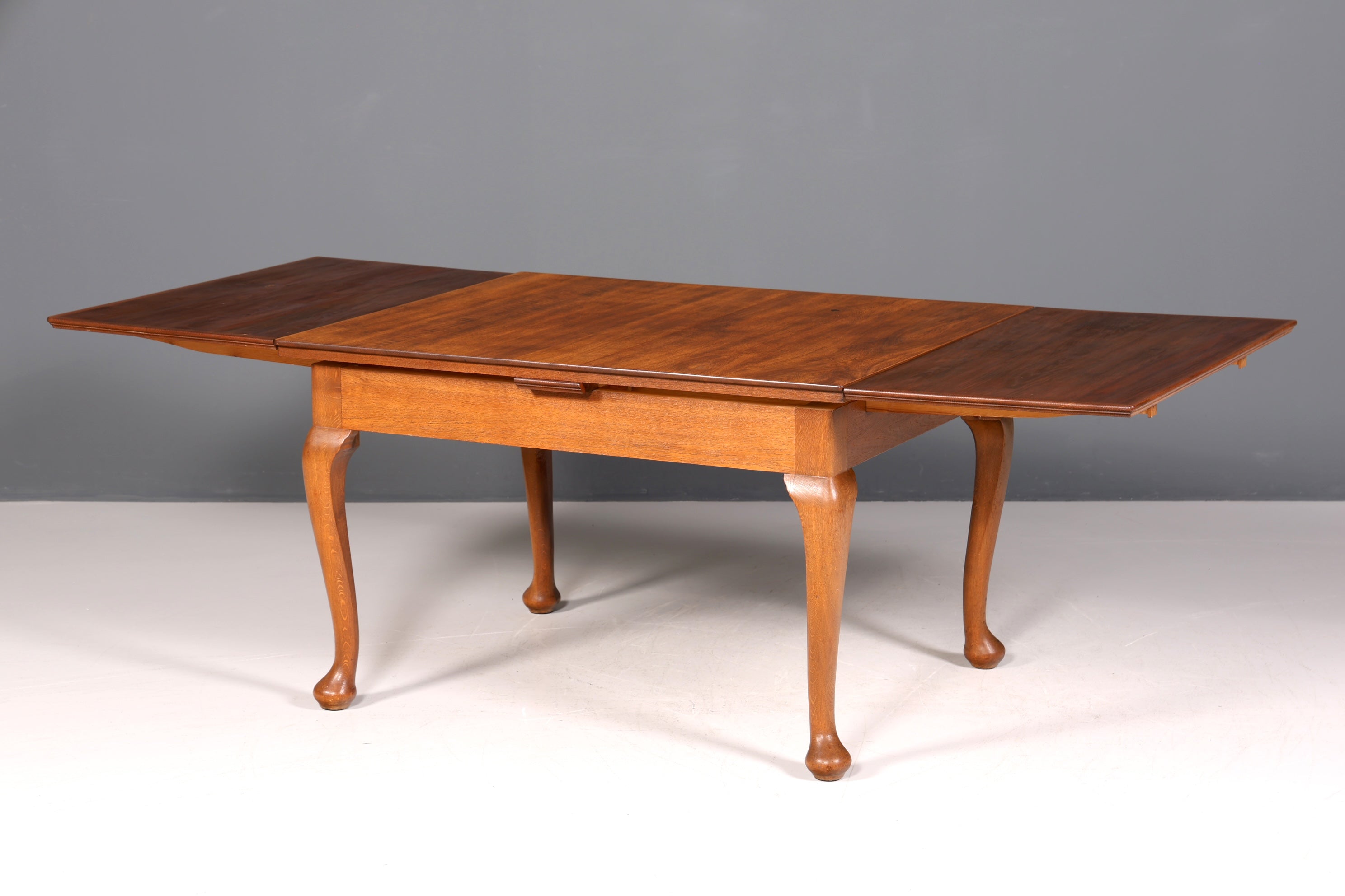 Magnifique table de salle à manger Art Nouveau vers 1910, extensible, en bois massif, table de cuisine ancienne de style Chippendale