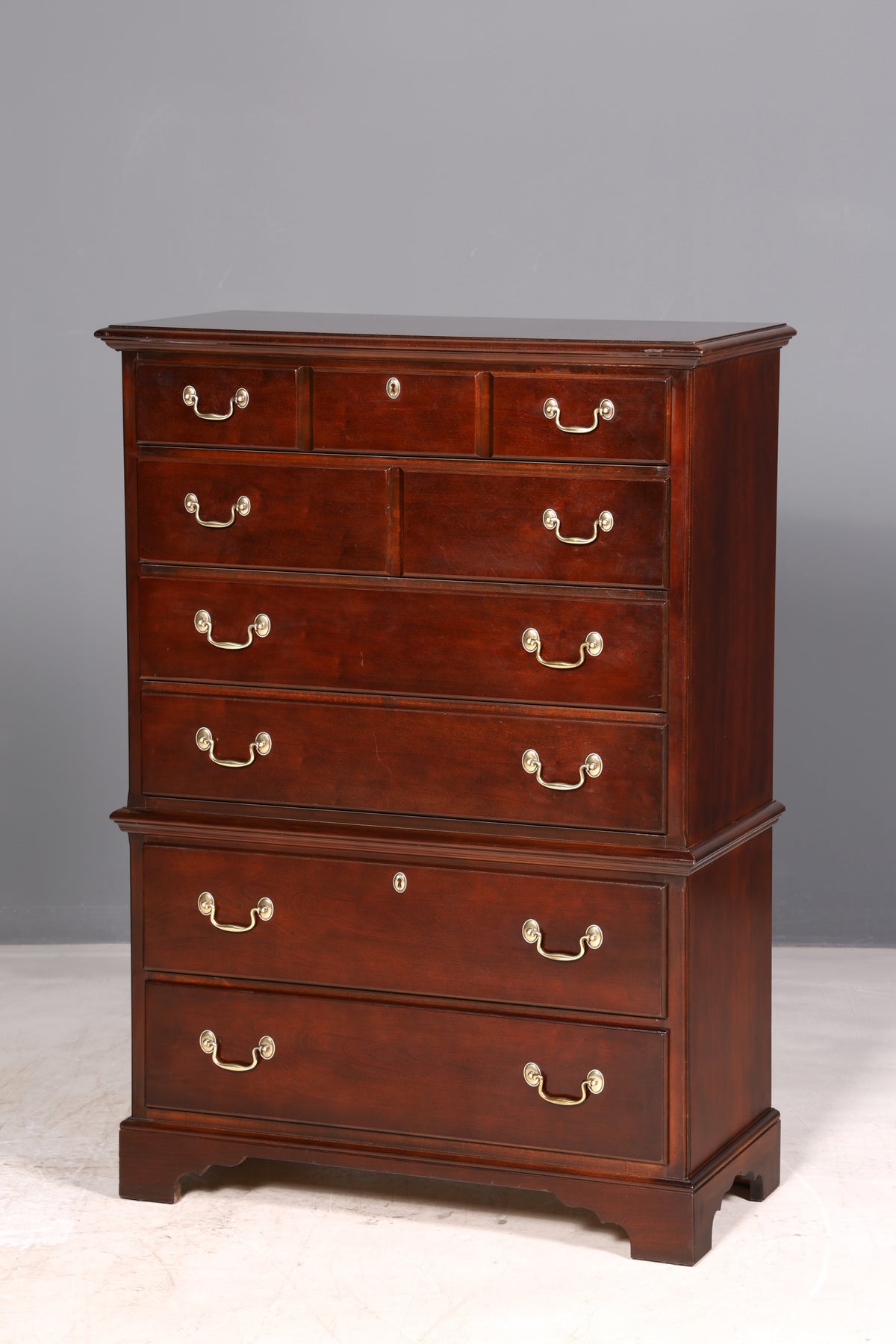 Commode haute Drexel Heritage Vertiko, style antique, meuble américain à tiroirs, chiffonnier, commode à linge
