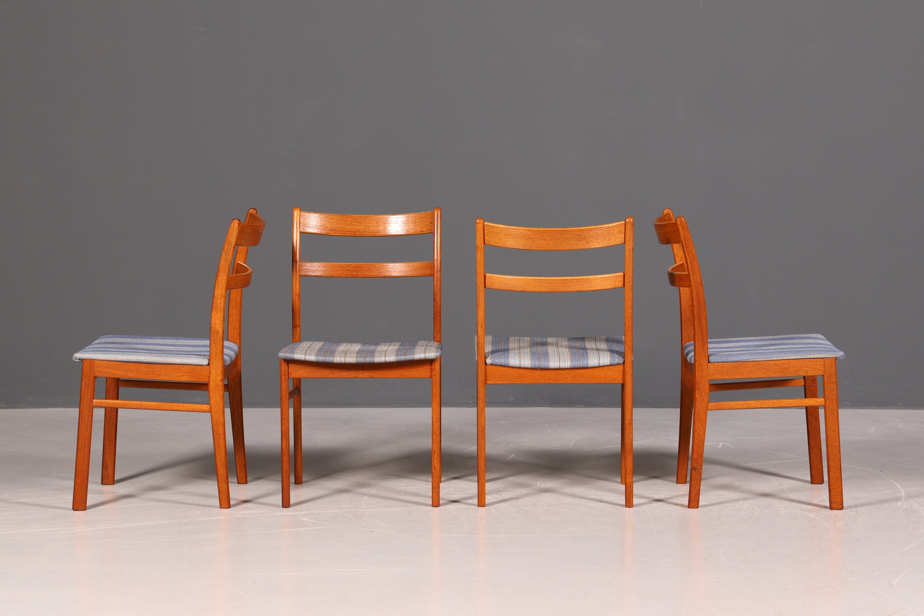 G403 Finish cm 4x Mid Century Teak Holz Stühle Made in Denmark Retro Stuhlset Danish Design Küchenstühle (Kopie)