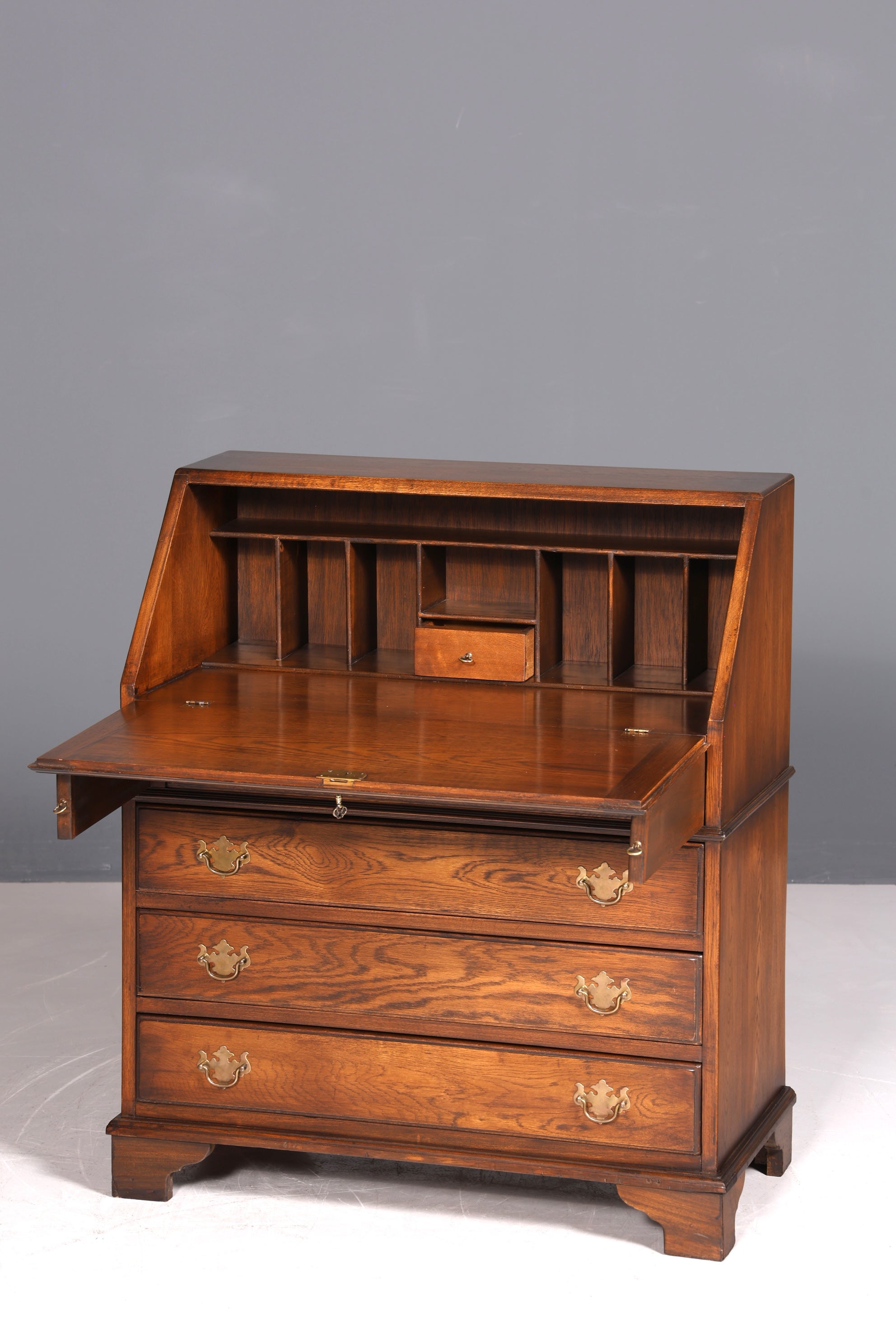 Bureau secrétaire anglais élégant, reproduction en chêne, table de bureau Bevan Funnell, bureau à écrire