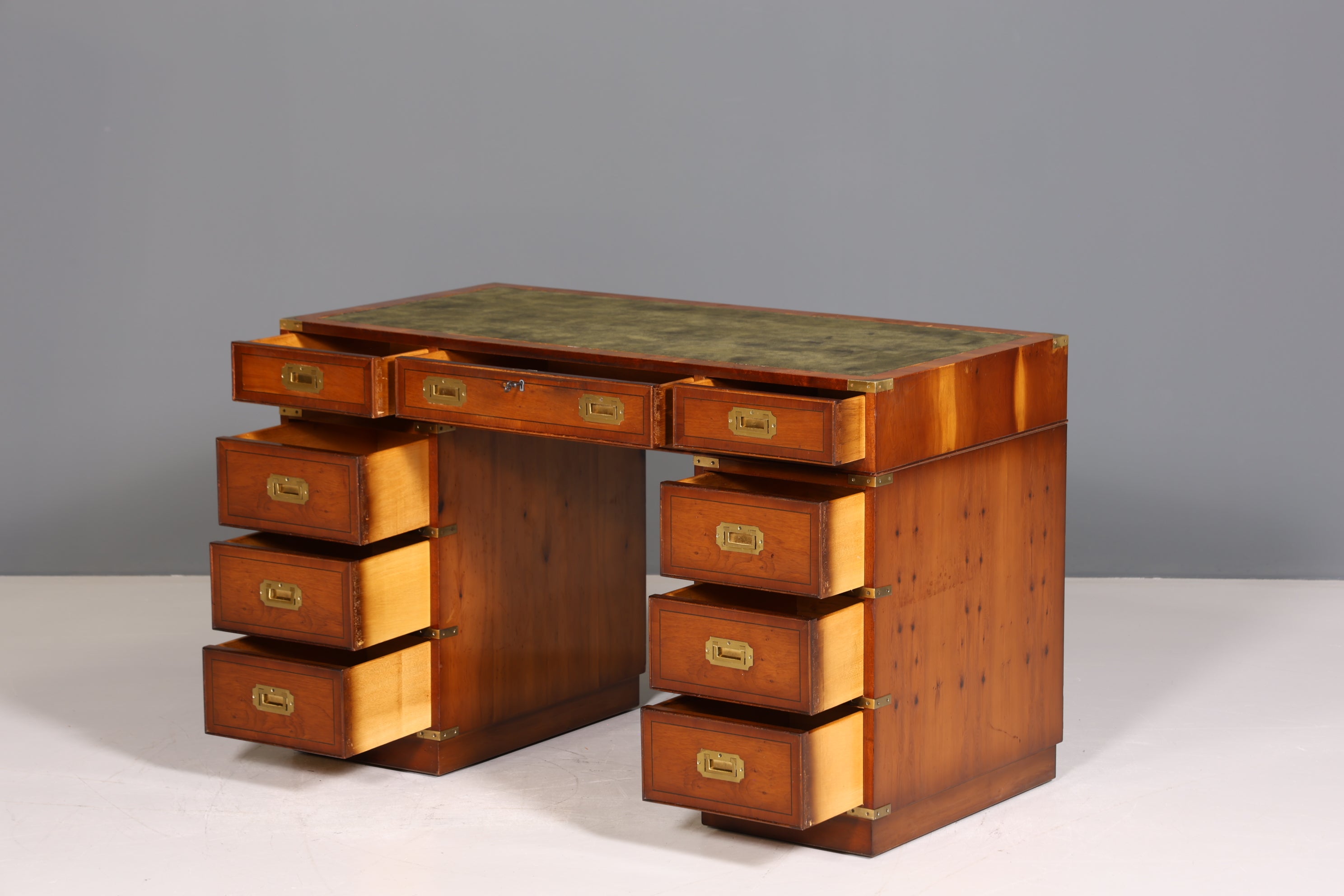 Edler Maritimer Schreibtisch Englischer Military Chest Bürotisch Office Table