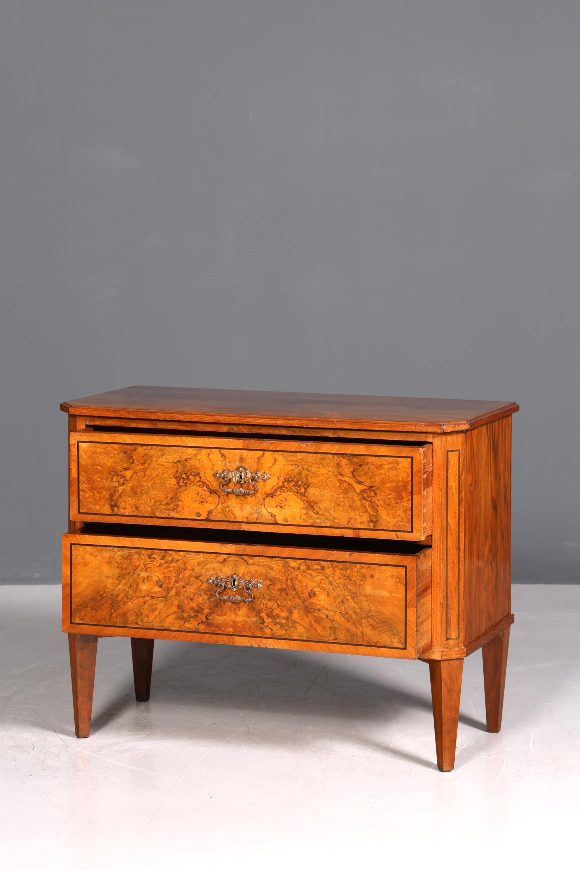 Belle commode Gründerzeit, commode à linge antique