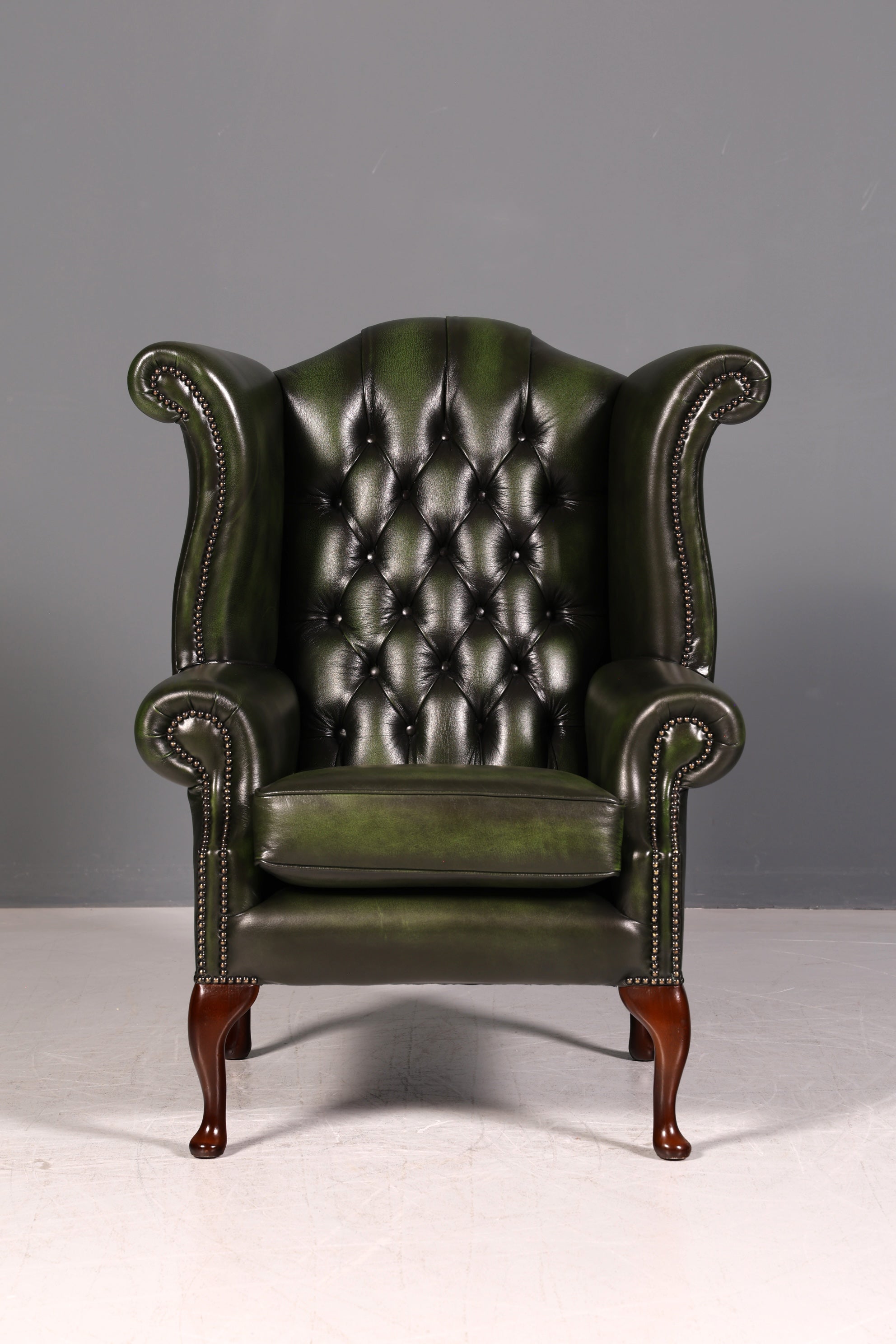 Wunderschöner Original Chesterfield Ohrensessel Grün Echt Leder Kingsgate Englisch Ohrenbackensessel Herrensessel UK