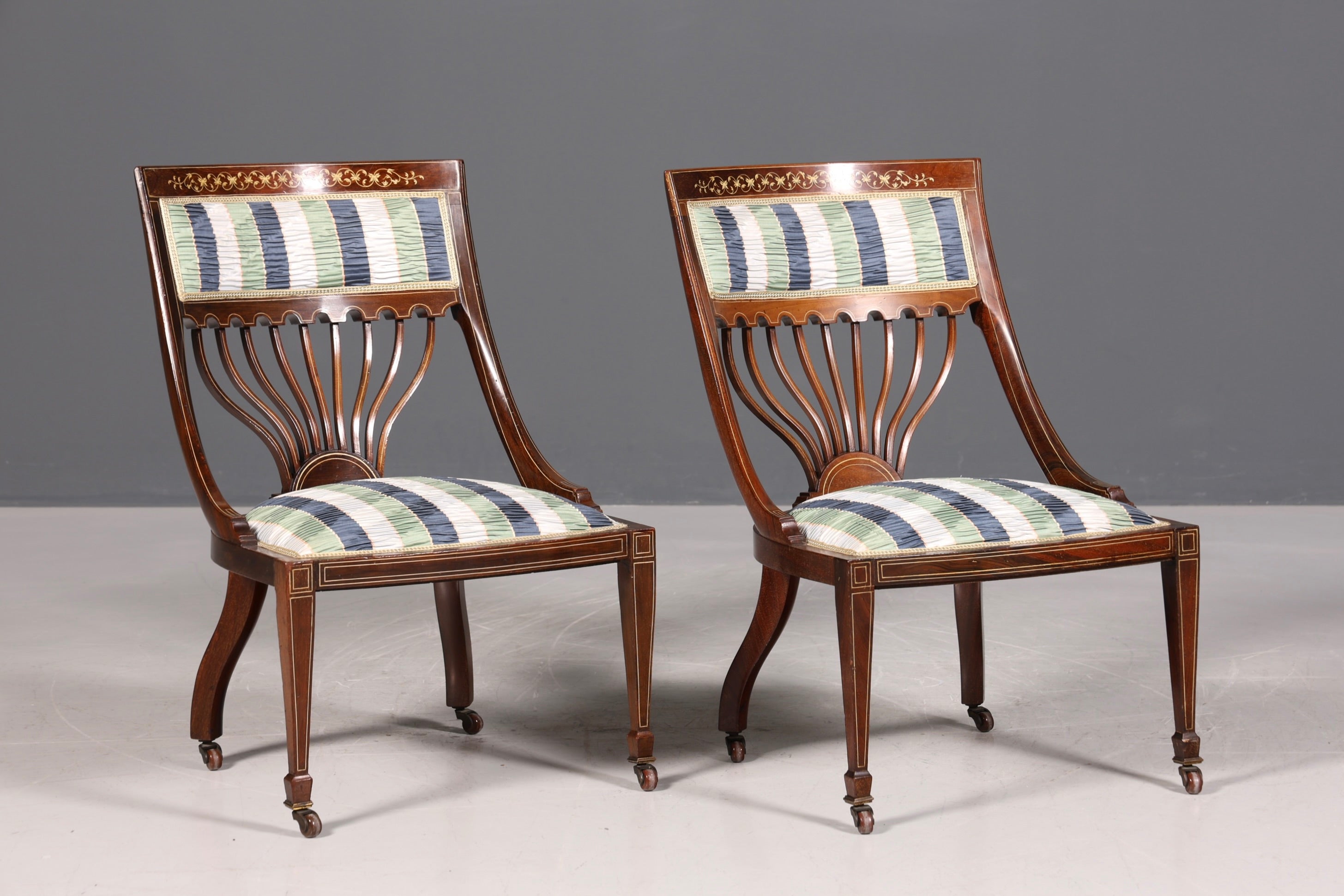 F695 Finition 2x Chaises anglaises élégantes, chaises de salle à manger anglaises, chaises de cuisine antiques des années 1960, ensemble de chaises