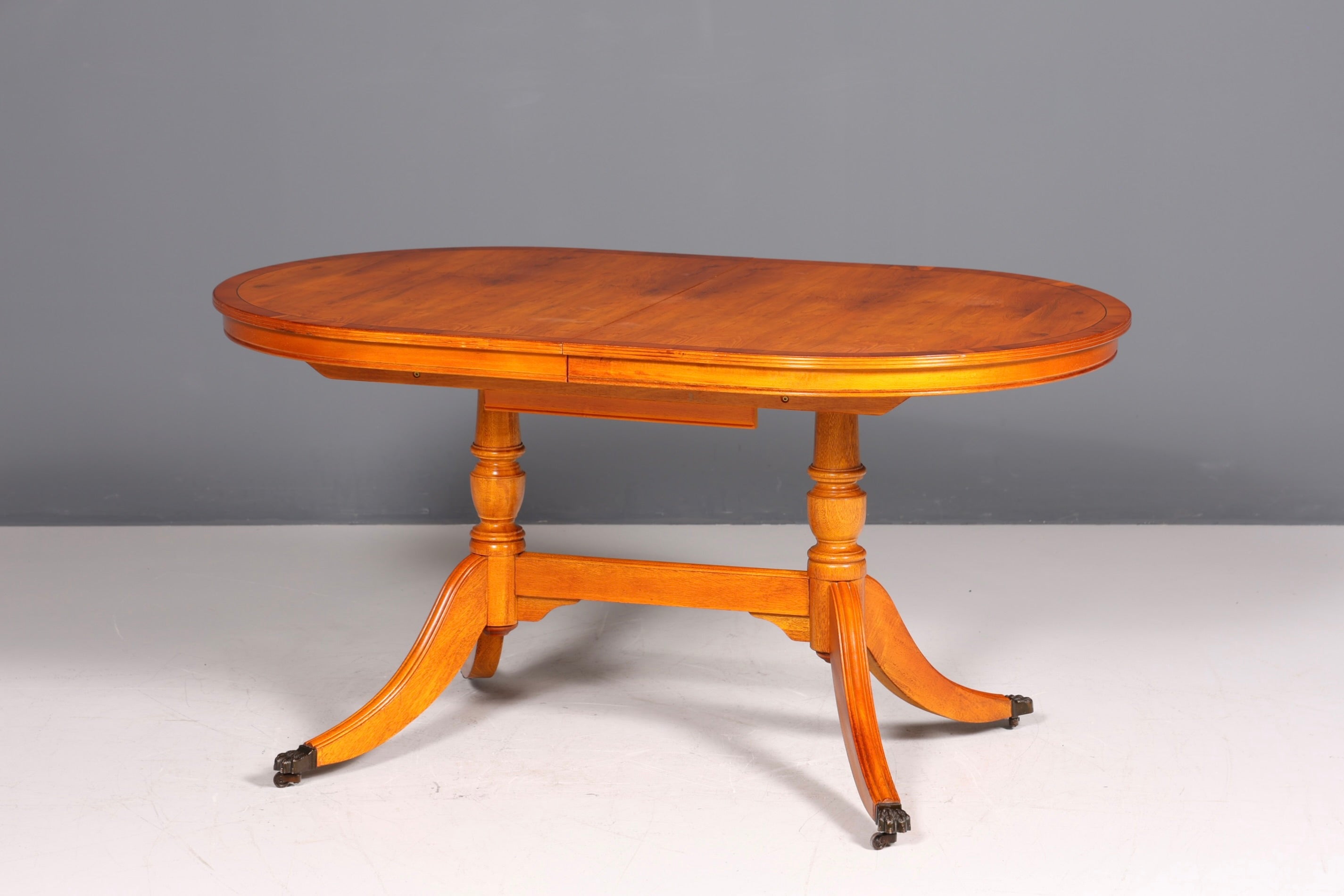 Magnifique table de salle à manger extensible de style anglais ancien, table de cuisine des années 60, en bois d&