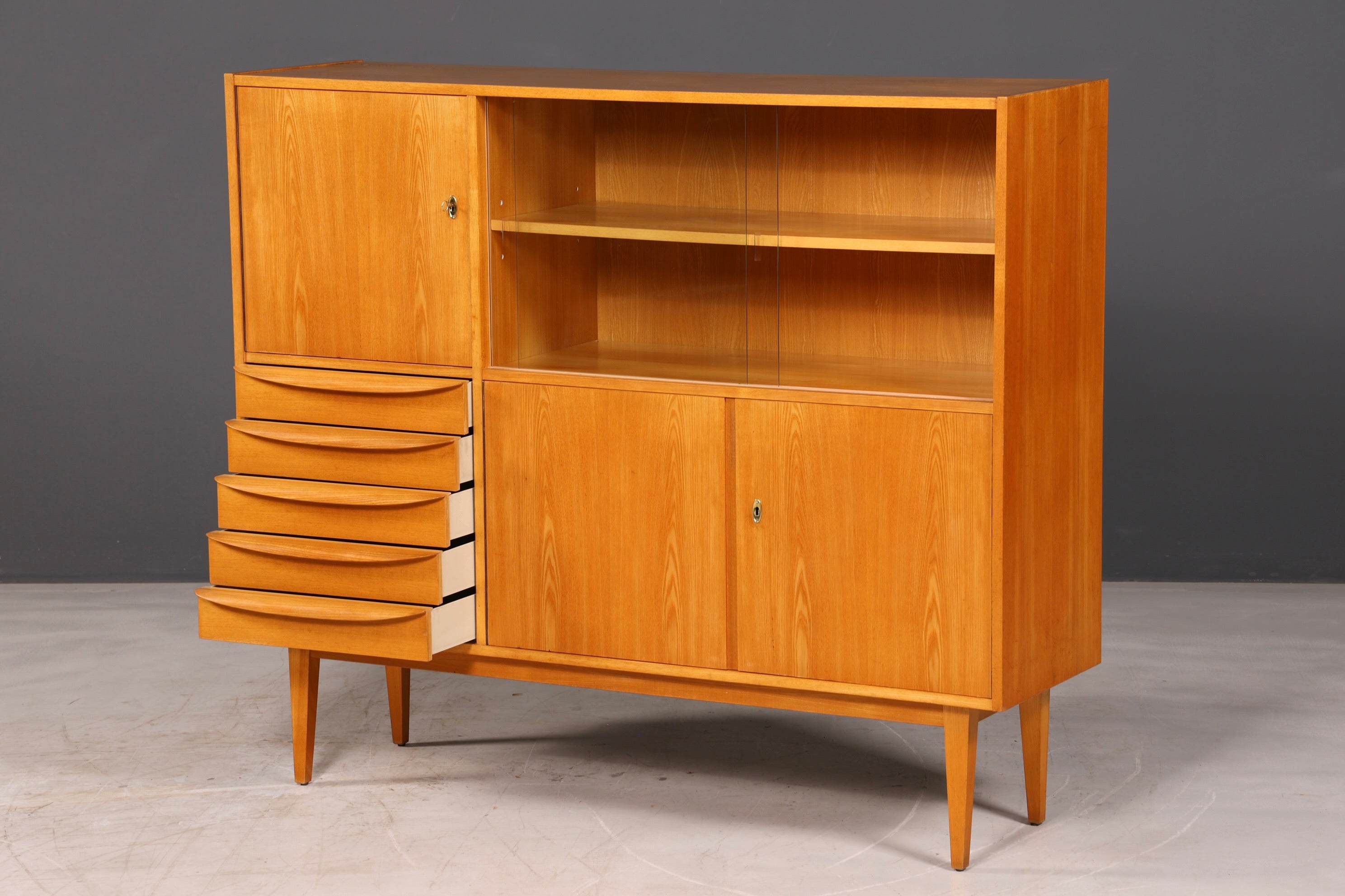 Beautiful original Hellerau mid-century display cabinet, Franz Ehrlich 602 chest of drawers and bookcase