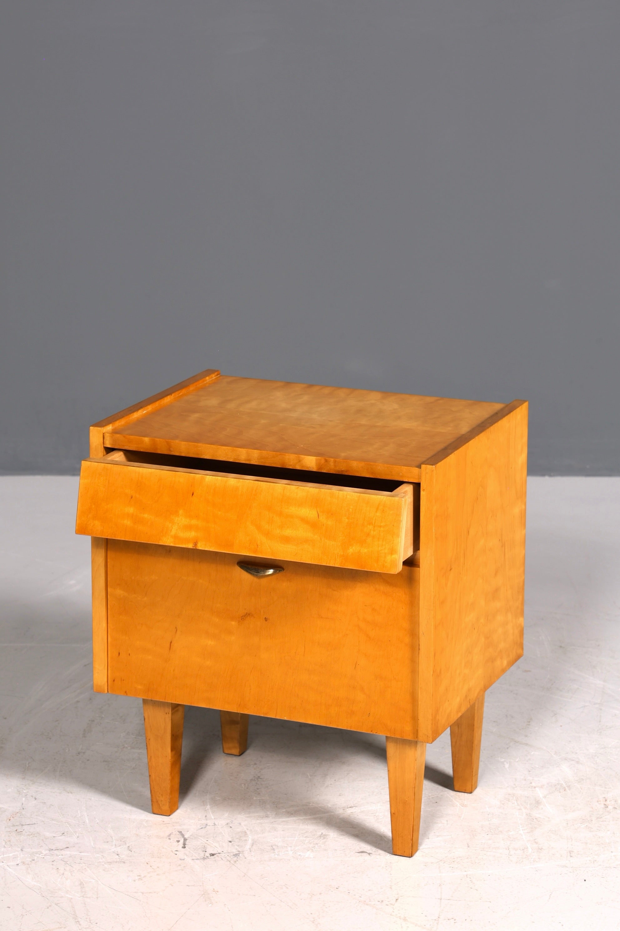 Commode vintage simple du milieu du siècle, meuble pliant, table de chevet de design danois, 2 sur 2