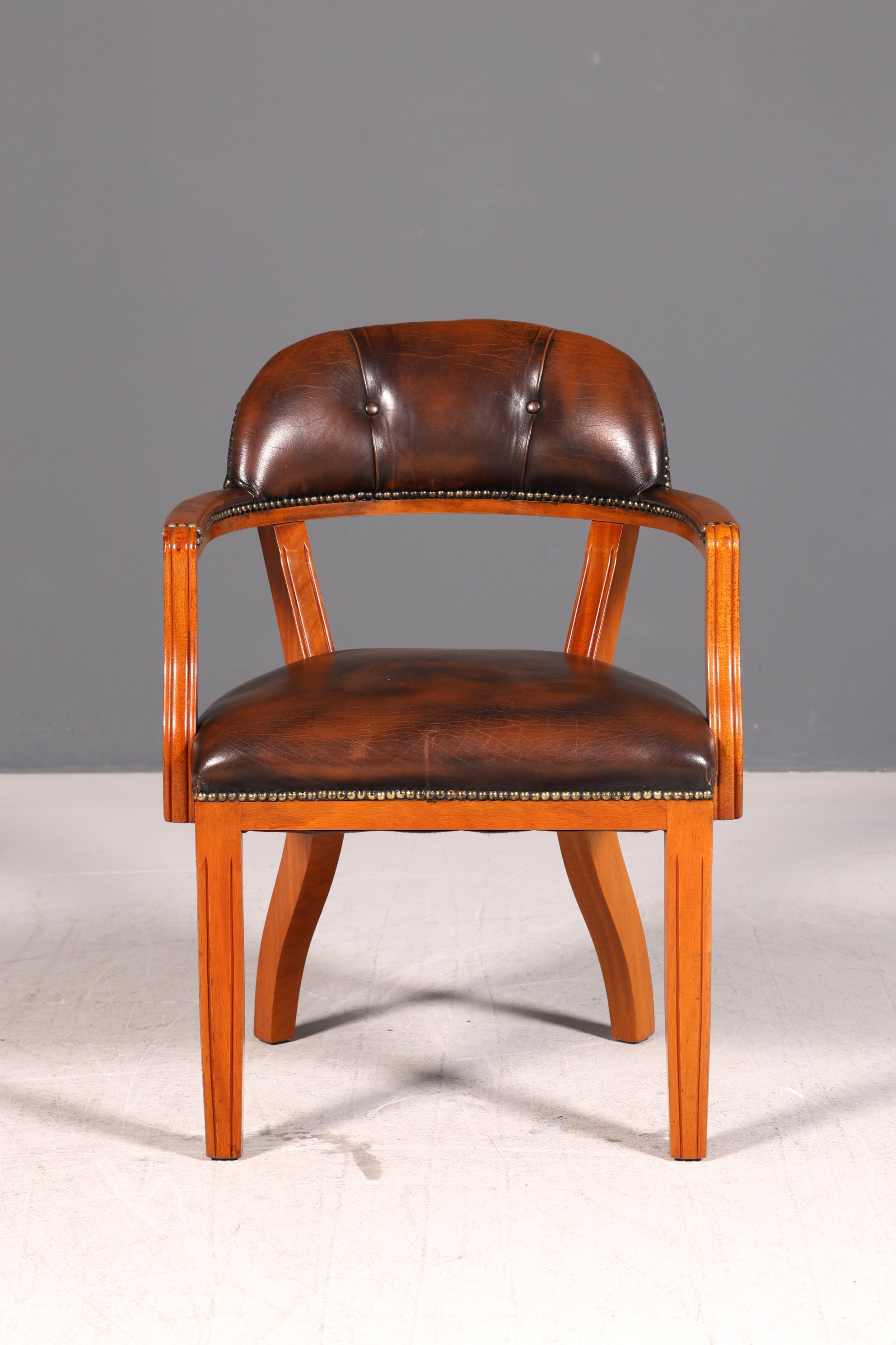 Wunderschöner Chesterfield Armlehnstuhl Braun Echt Leder Englisch Bürostuhl Schreibtischstuhl Sekretär Stuhl Court Chair 2 von 4