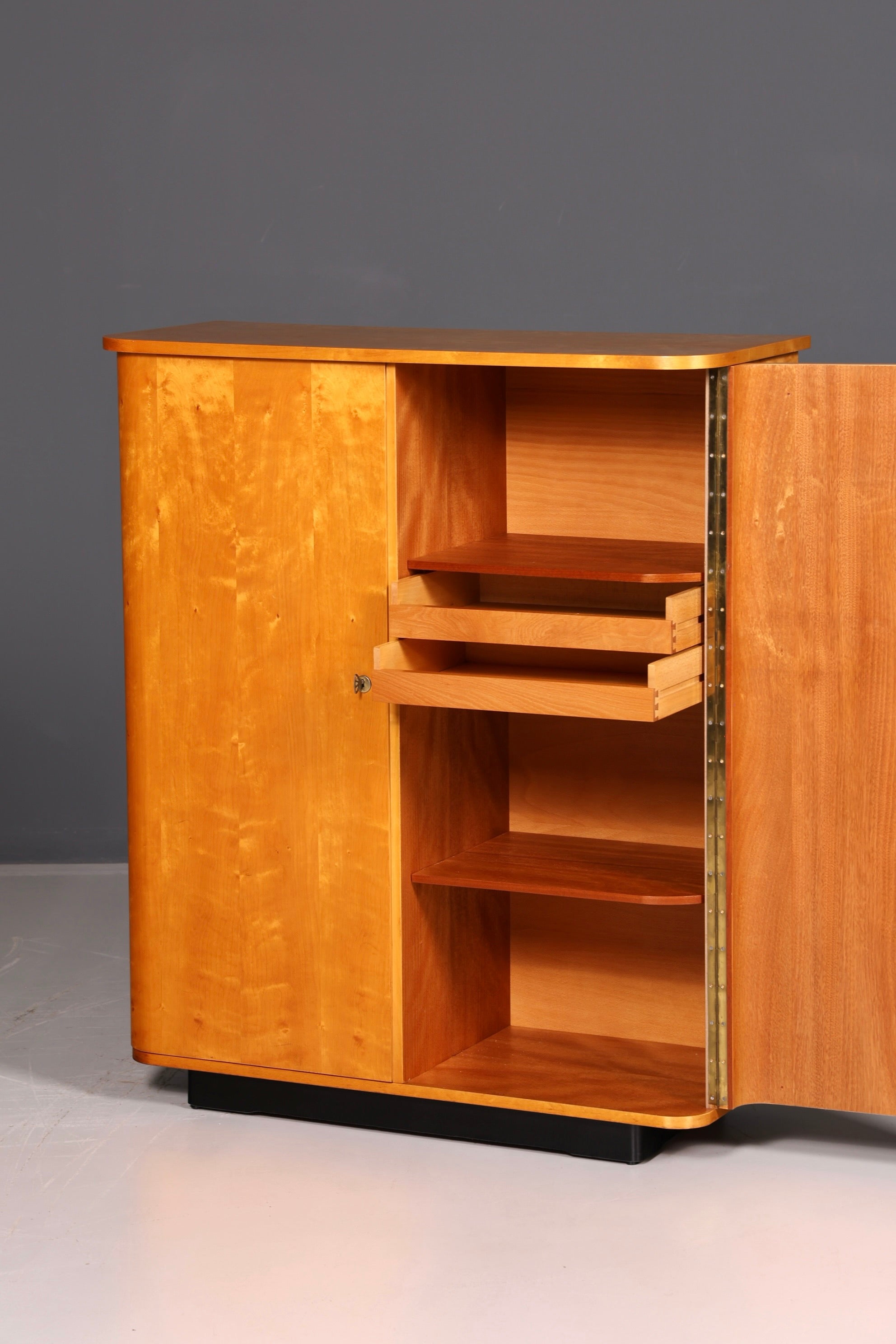 Magnifique armoire du milieu du siècle des années 60, armoire à linge, meuble à dossiers, commode vintage en bois