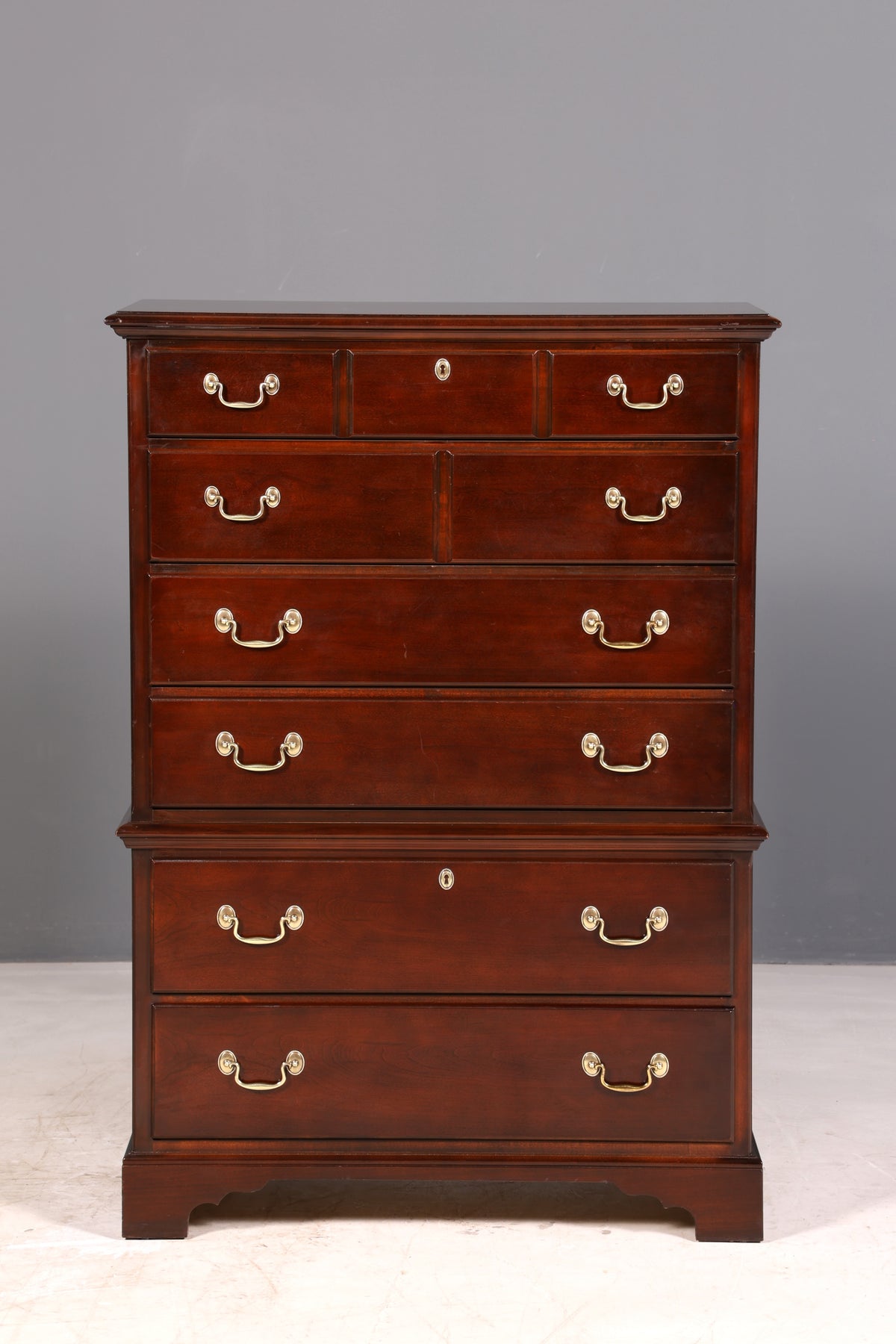 Commode haute Drexel Heritage Vertiko, style antique, meuble américain à tiroirs, chiffonnier, commode à linge