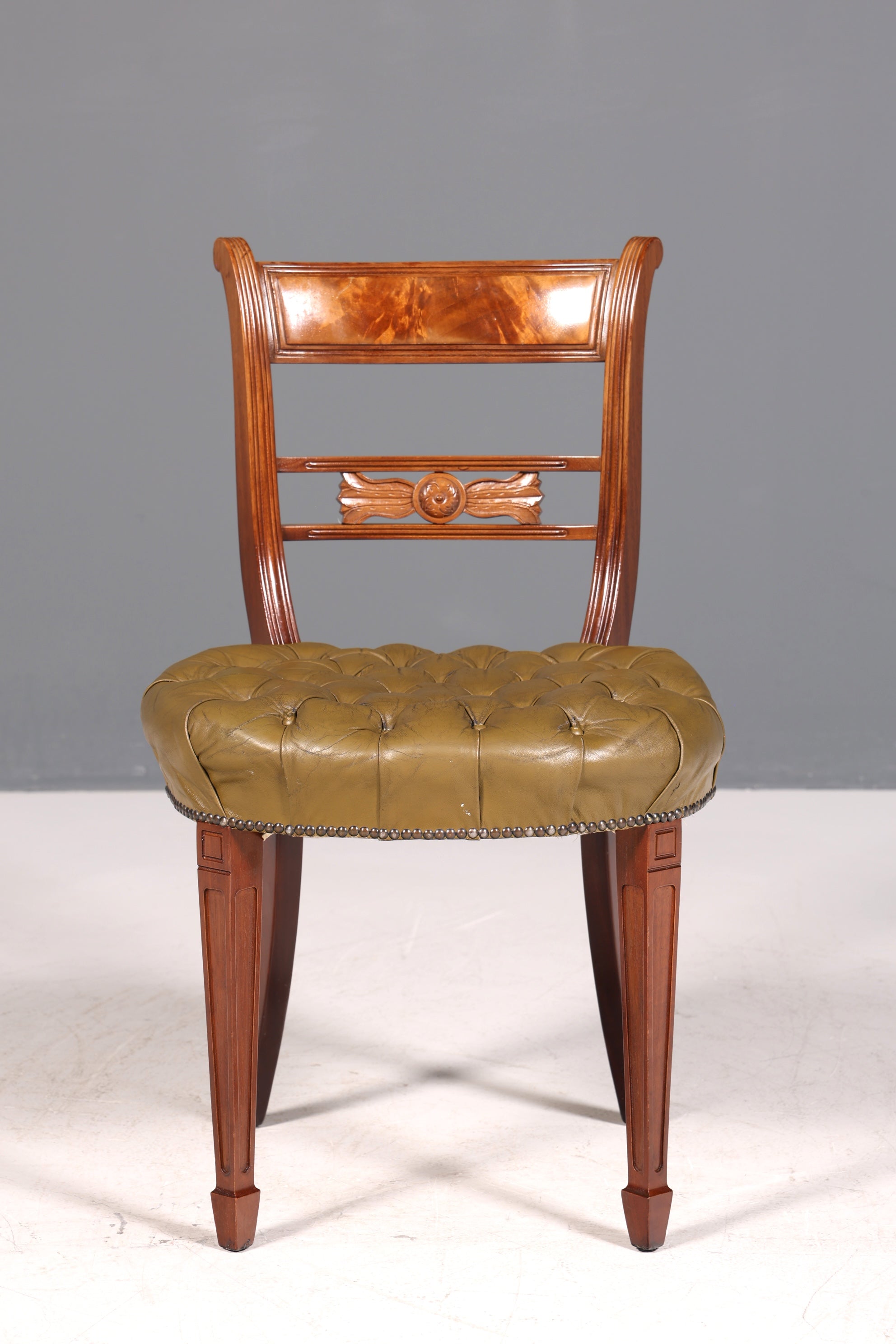 Magnifique fauteuil Chesterfield, chaise secrétaire Anno Dom, chaise de cuisine anglaise en cuir véritable, 3 sur 4