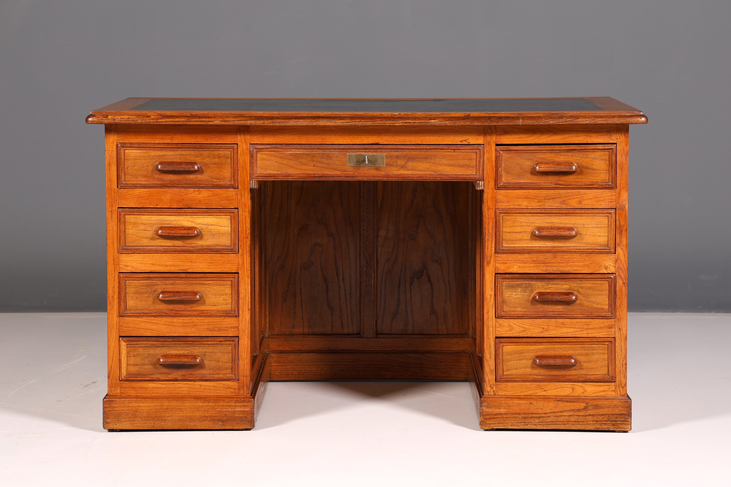 Magnifique bureau de style Bauhaus et Art déco, table de bureau en chêne antique vintage