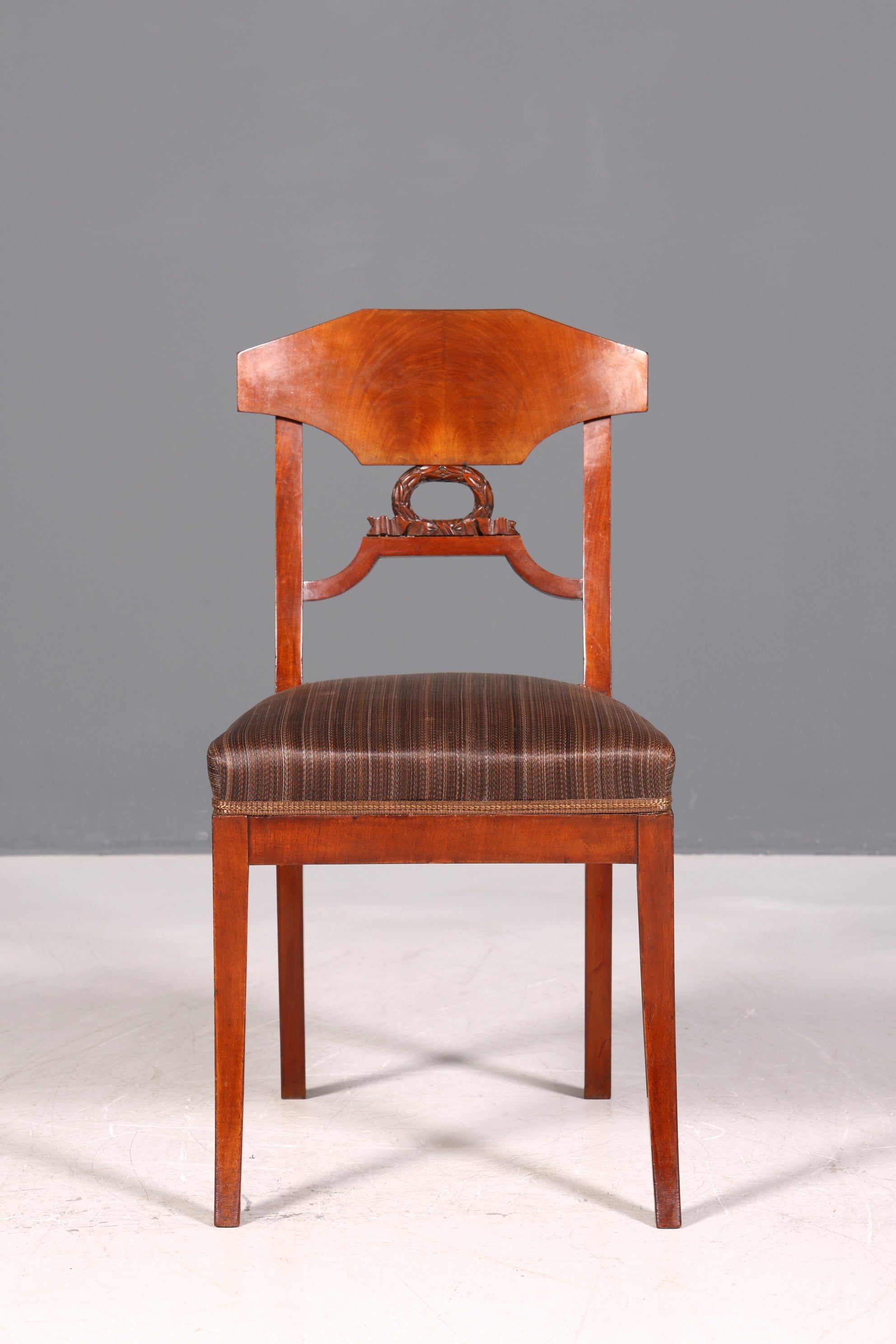 Chaise Biedermeier onirique, chaise de cuisine ancienne, chaise secrétaire en bois véritable, chaise de salle à manger, 1 sur 2