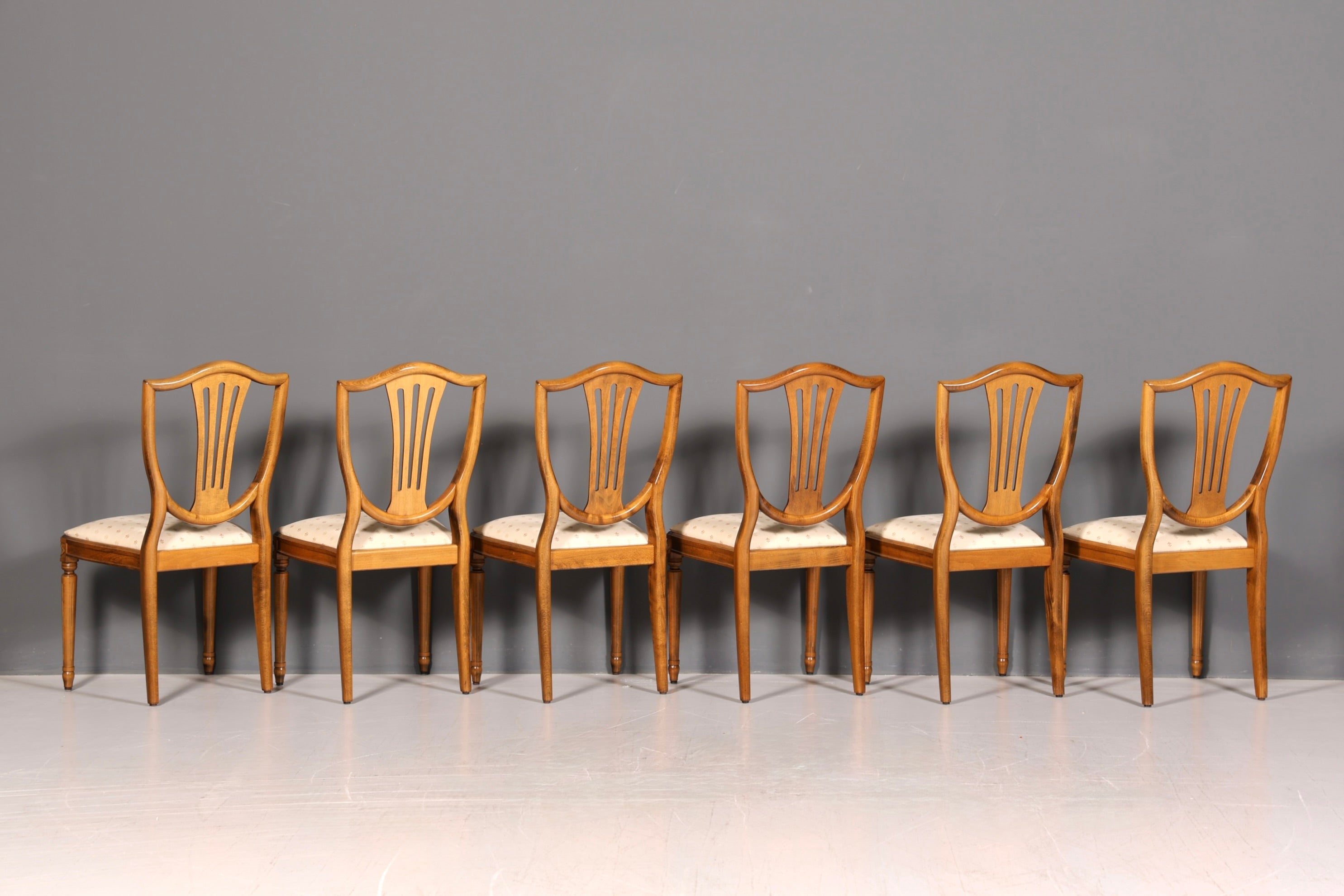 6x Traumhafte Stühle im Gustavianischen Stil Englisch Küchenstühle Antik Stil Esszimmer Stuhl Set