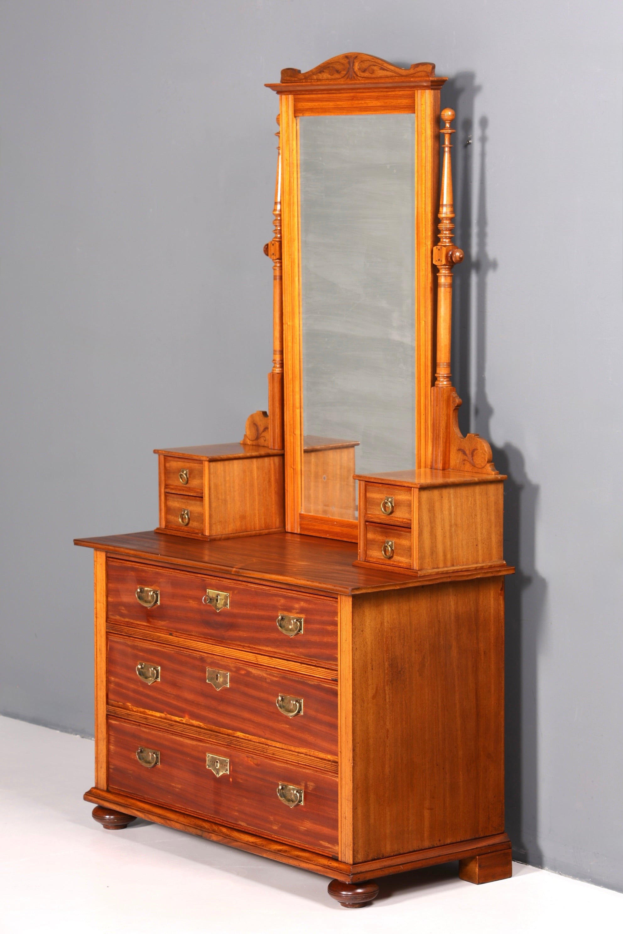 Magnifique buffet ancien Art Nouveau avec miroir, commode d&