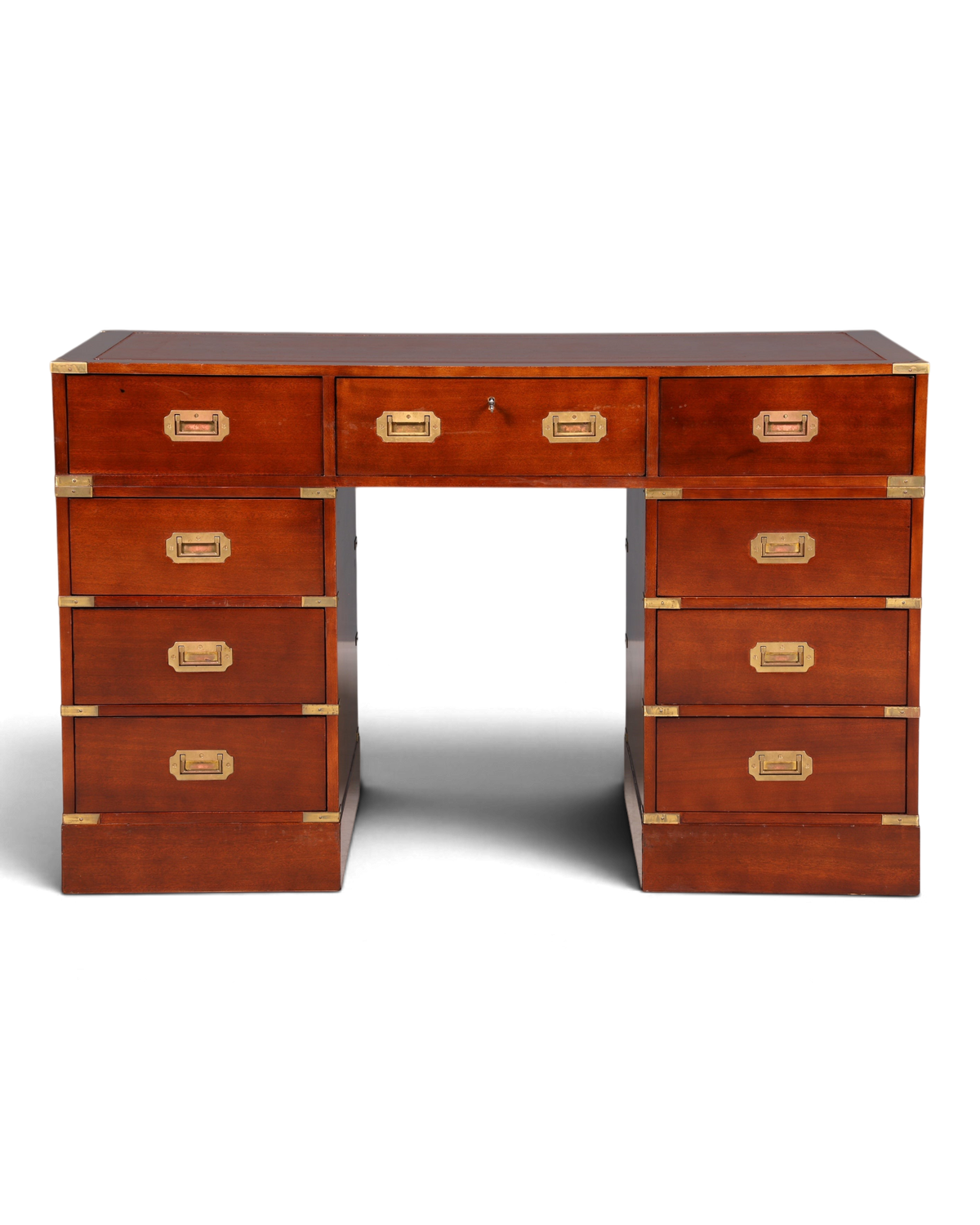 Hauptstadt Möblerei maritimer Schreibtisch im Military Chest Stil aus Holz mit Lederauflage und Messingbeschlägen