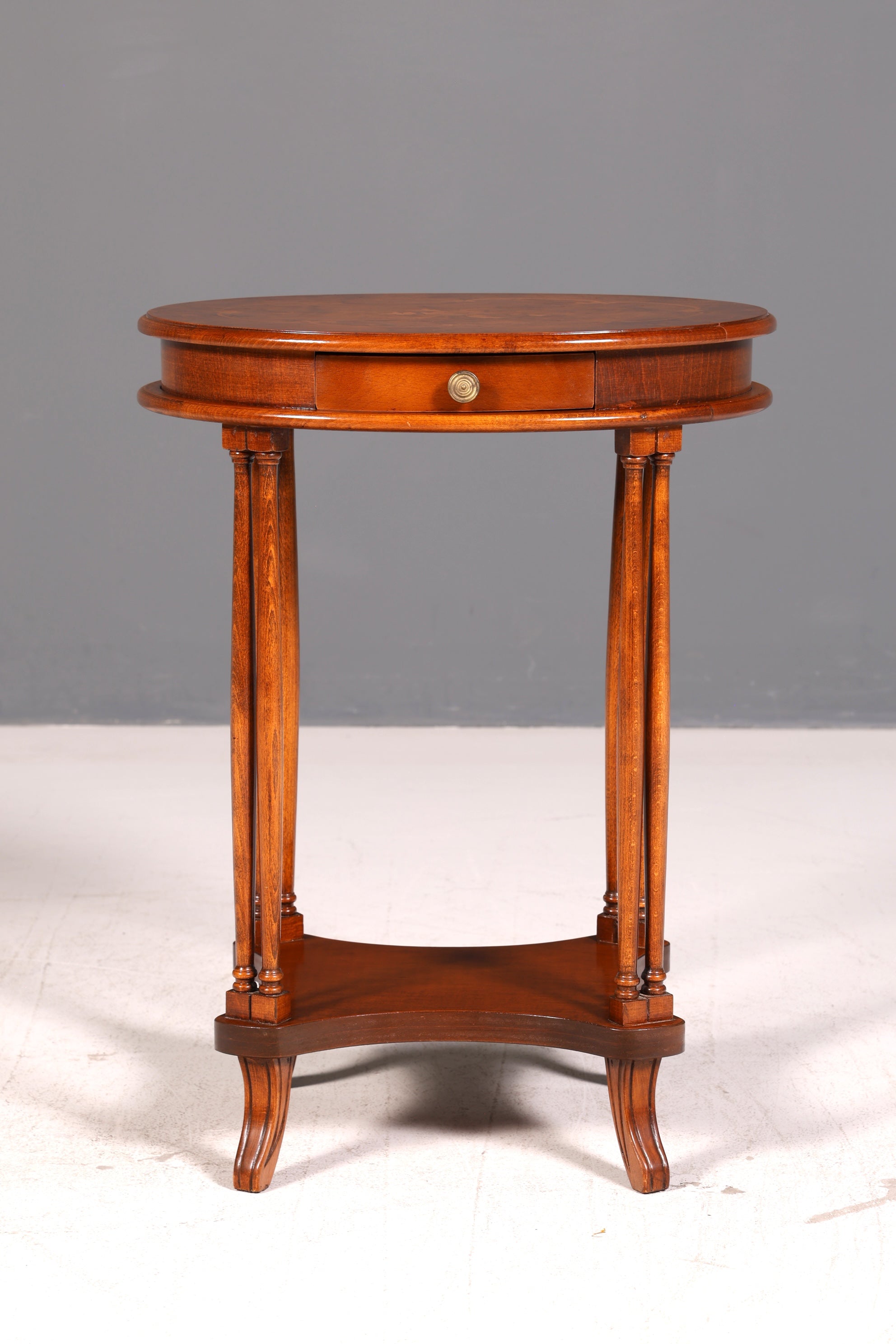 Wunderschöner Italienischer Sorrento Beistelltisch Étagère 1940er Nussbaum Wurzelholz Intarsien Antik Vintage Telefontisch