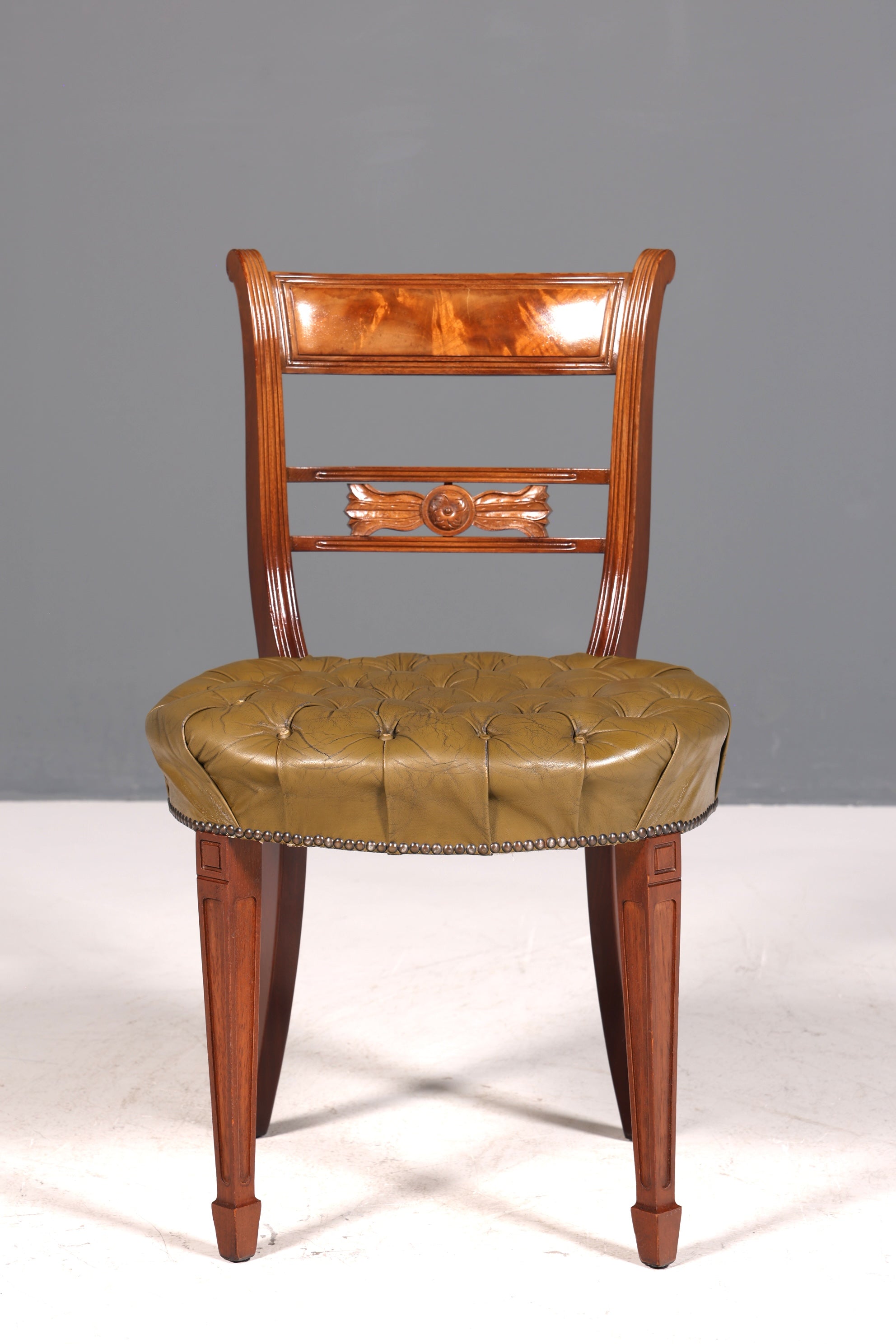 Magnifique fauteuil Chesterfield, chaise secrétaire Anno Dom, chaise de cuisine anglaise en cuir véritable, 4 sur 4