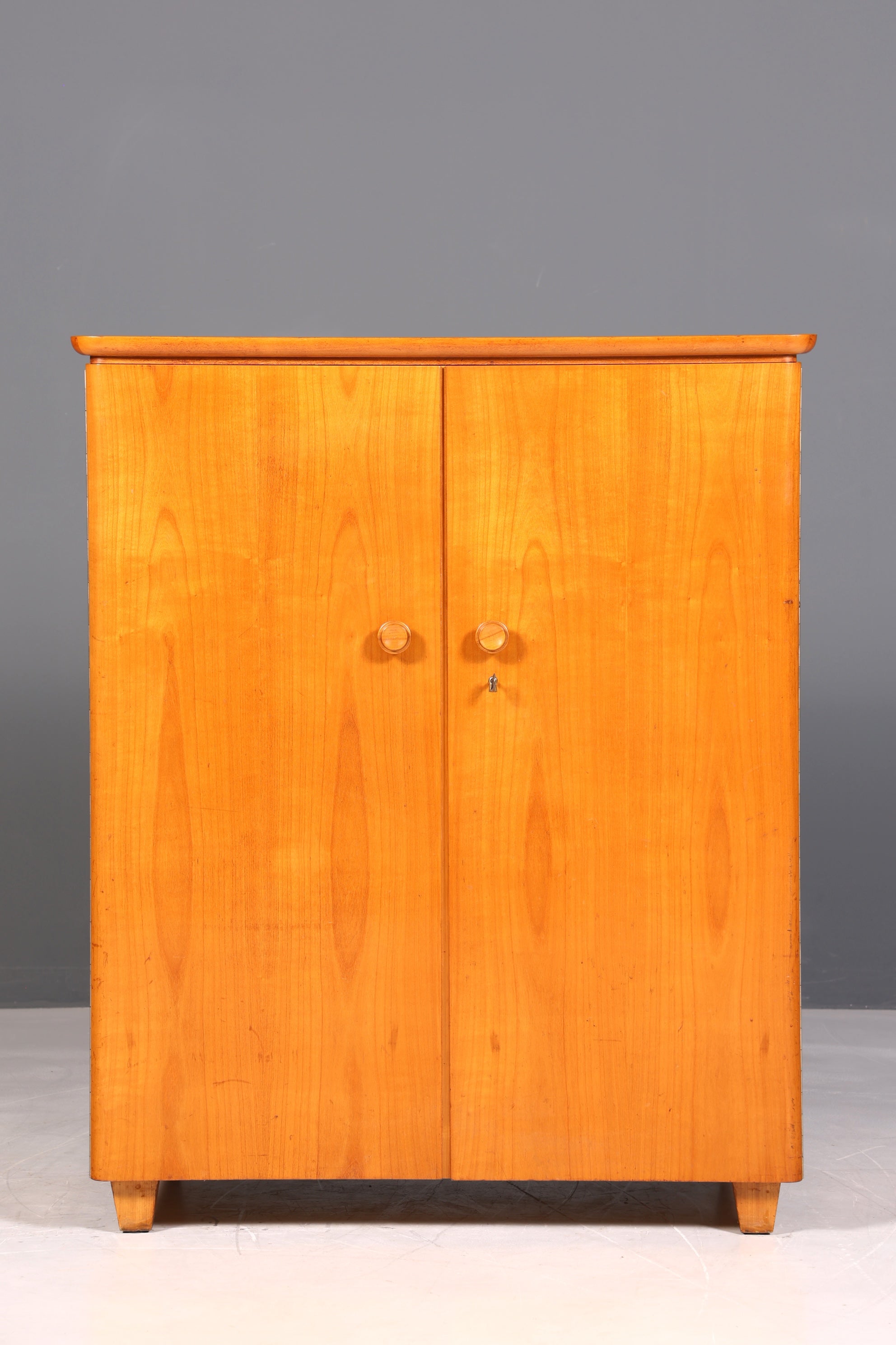 Magnifique meuble de style mid-century, armoire à linge des années 1960, classeur, commode