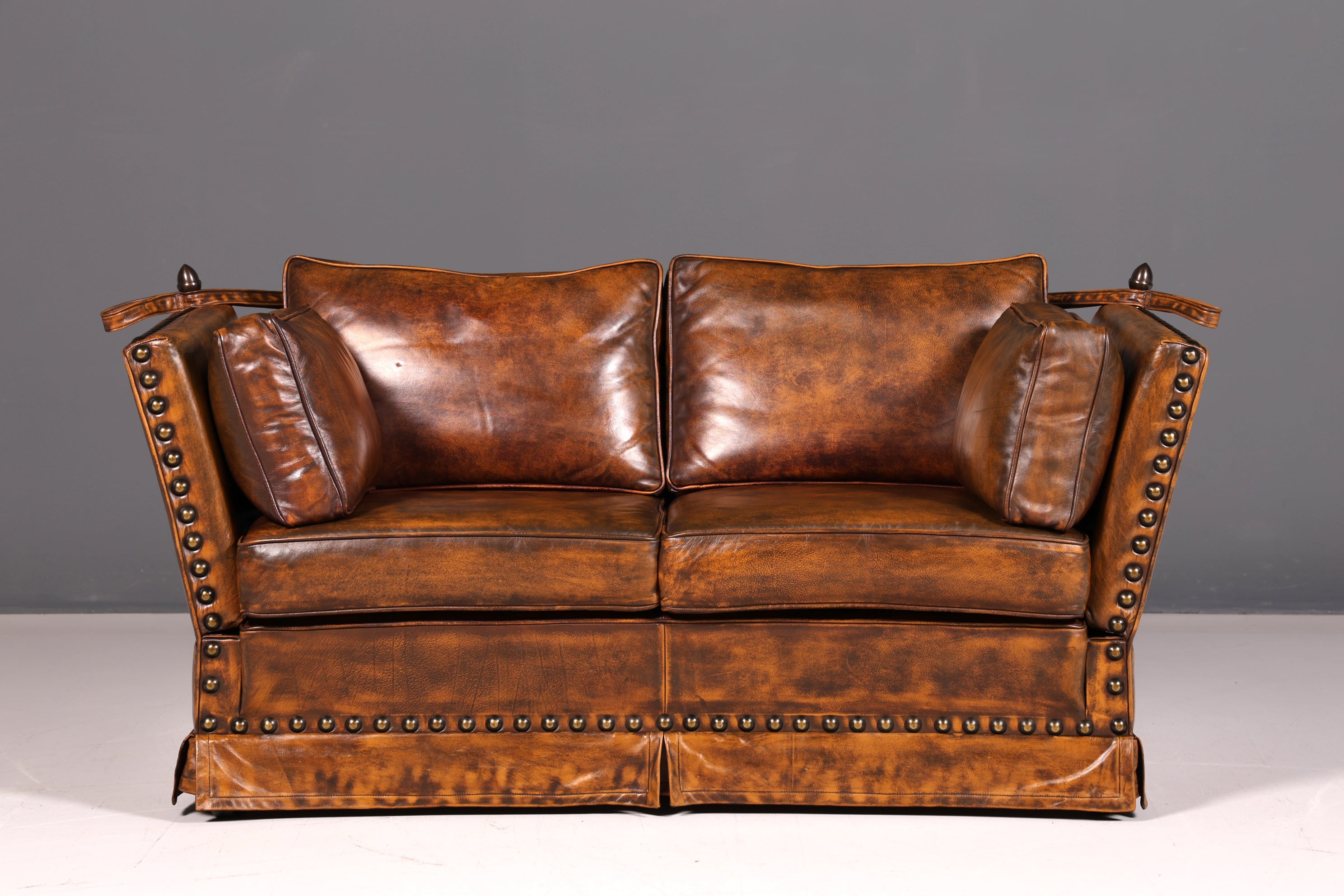 Wunderschönes Englisches Sofa im Knole Stil echt Leder Couch Englisch Polstersofa Antik Stil
