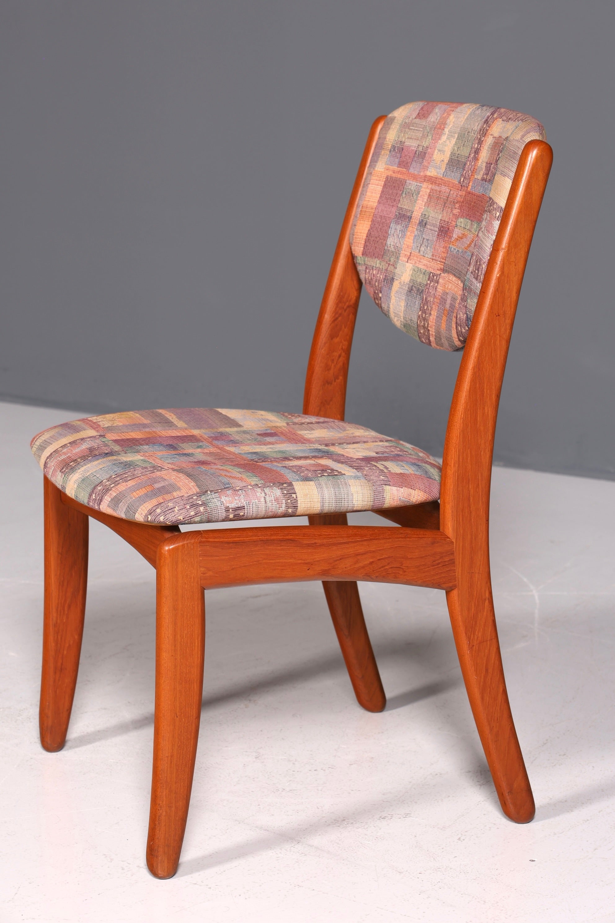 Chaise simple de style Mid-Century, chaise de salle à manger rétro, chaise de cuisine design danois, chaise de secrétaire en teck, 2 sur 2