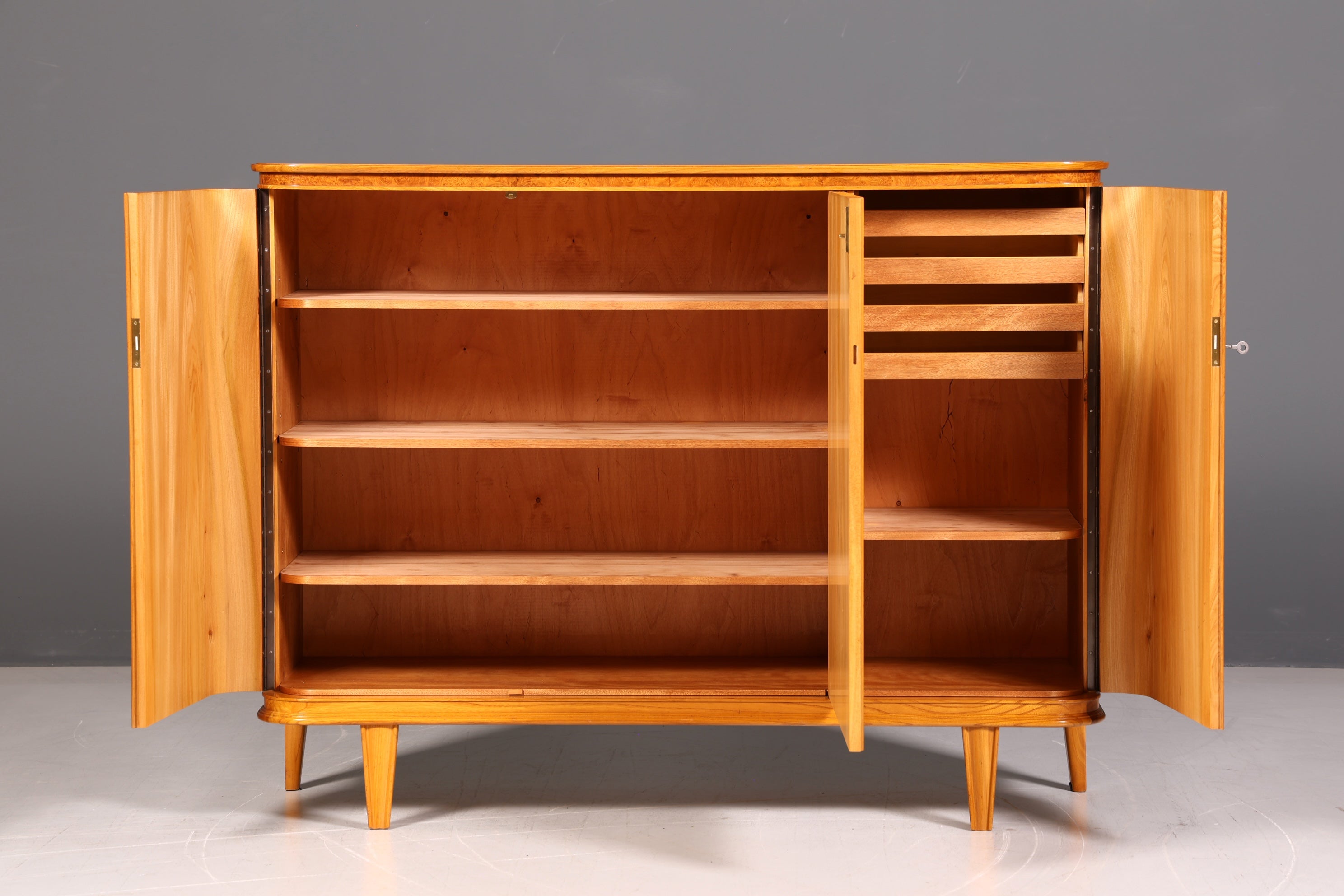 Traumhafter Mid Century Highboard Retro 60er Jahre Schrank Kommode Vintage Designklassiker Holz
