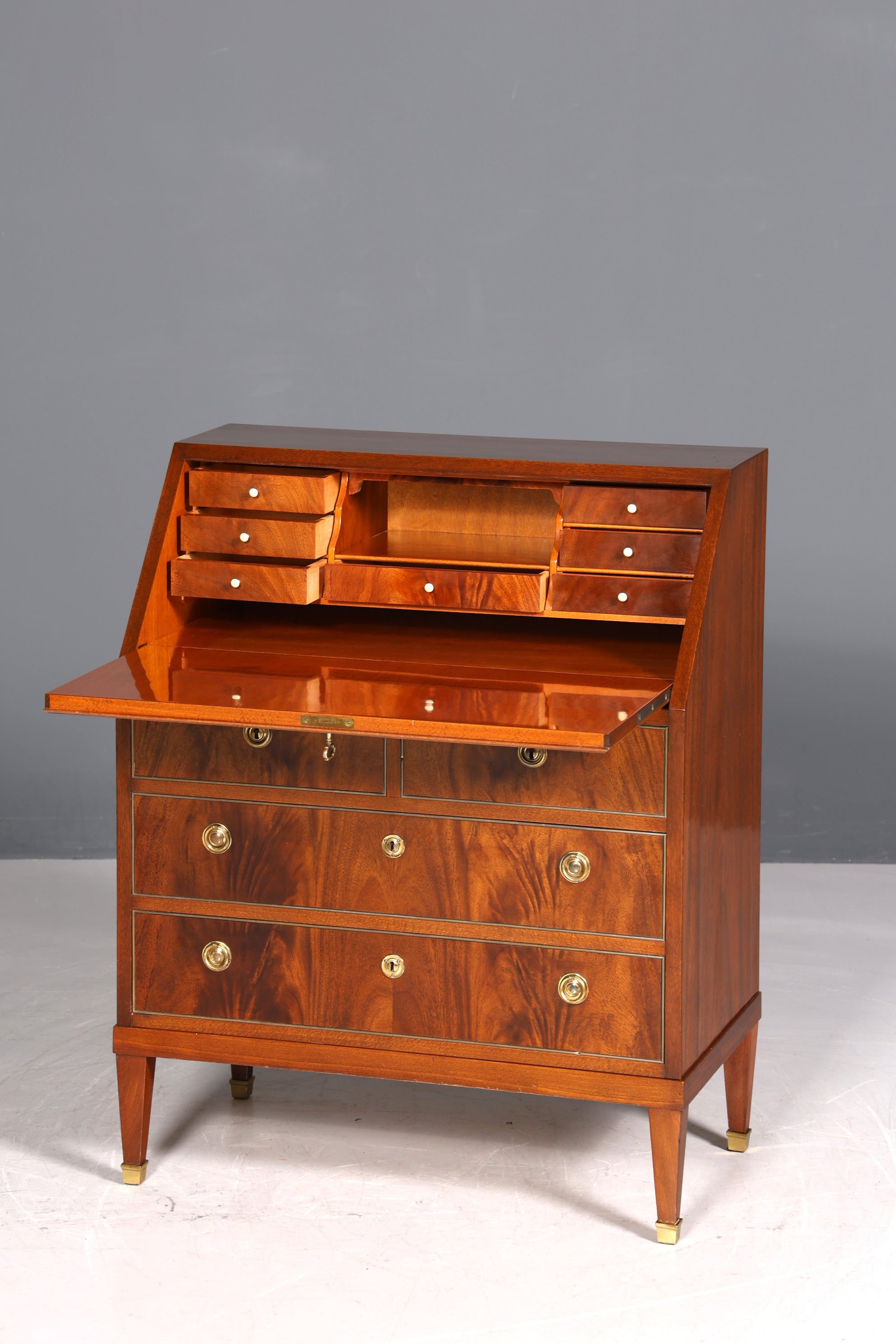 Secrétaire élégant de style anglais, commode de bureau, bureau d&