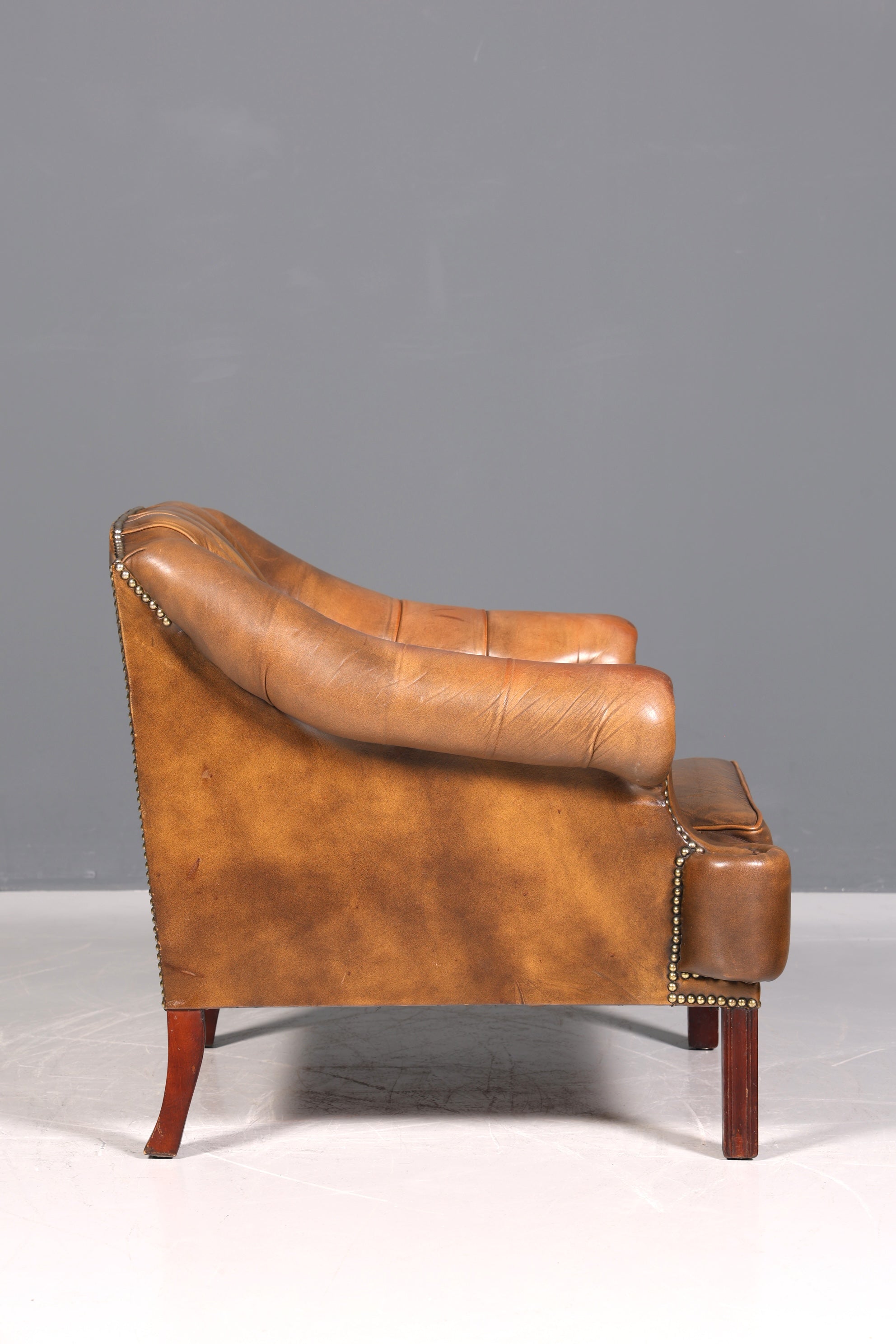 Magnifique et rare fauteuil Chesterfield, fauteuil anglais en cuir, fauteuil de gentleman, 1 sur 2