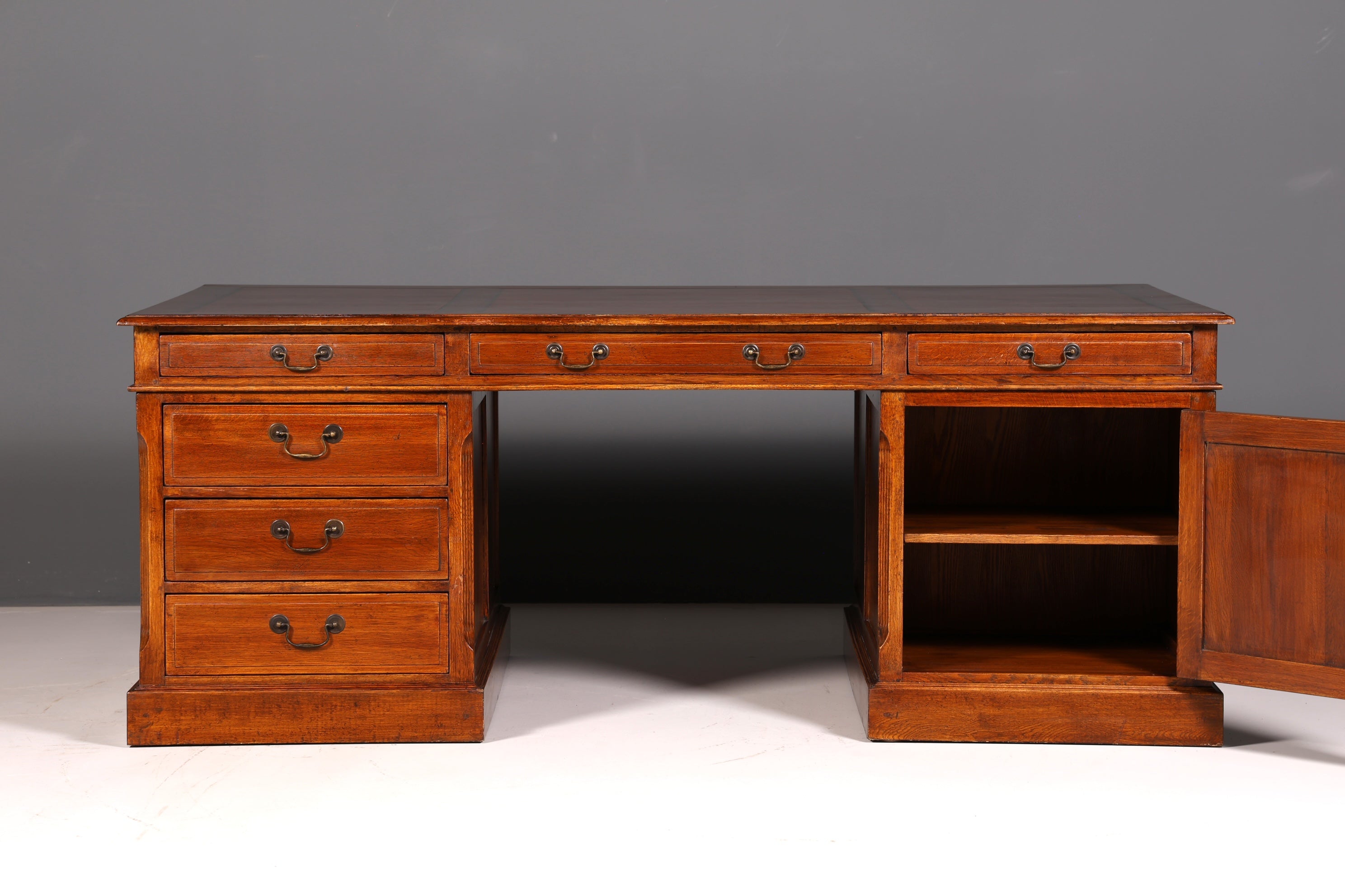 Beeindruckender Englischer XXL Schreibtisch Bürotisch Office Desk Partnerdesk Antik Massivholz Vintage