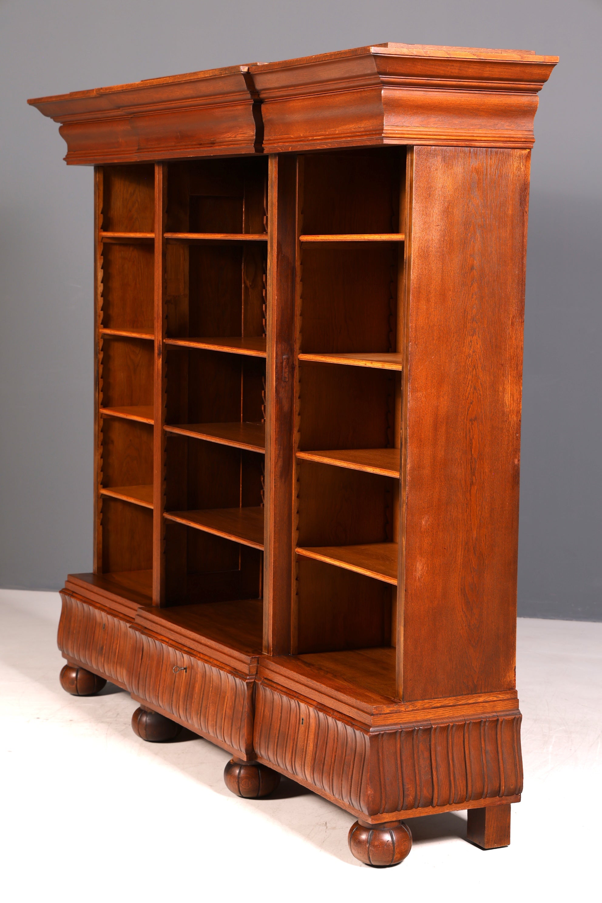 Traumhaftes Jugendstil Bücherregal Regal Gründerzeit um 1900 Antik Buchablage Eiche
