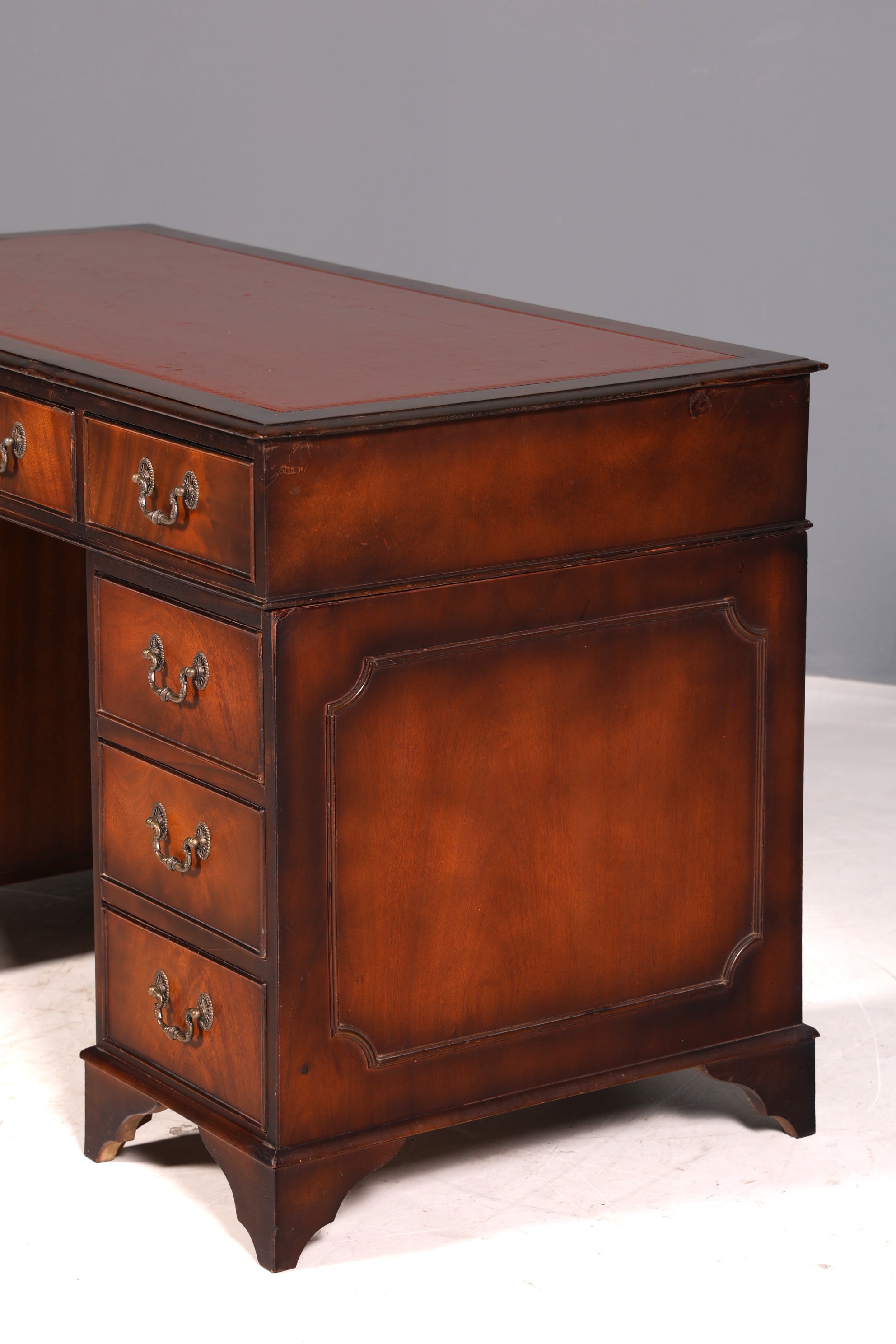 Wunderschöner Englischer Schreibtisch Mahagoni echt Lederauflage Bürotisch Antik Office Desk