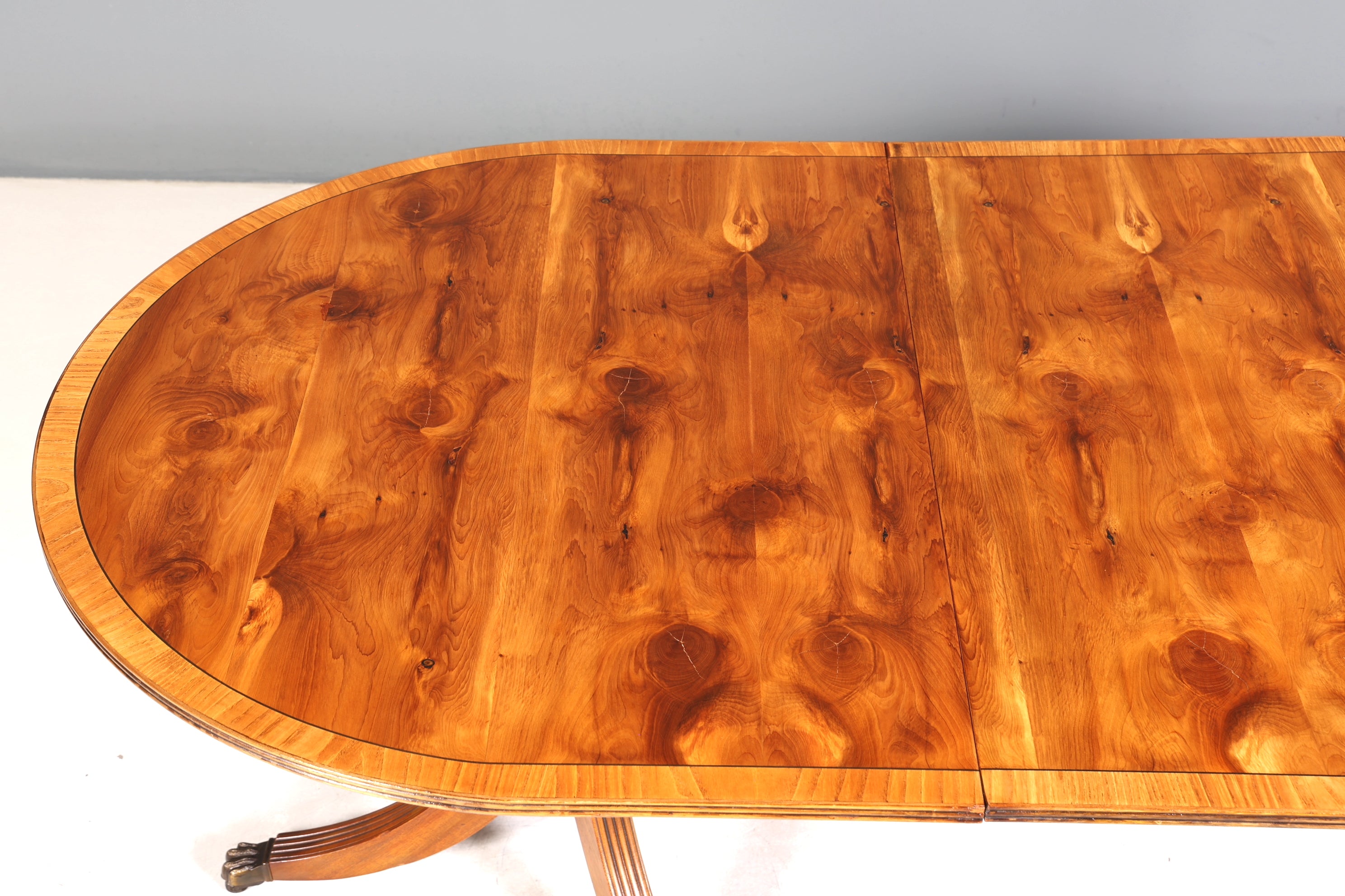 E830 Finish Wunderschöner Englischer Tisch ausziehbarer Esstisch Antik Stil 60s Küchentisch Eibe