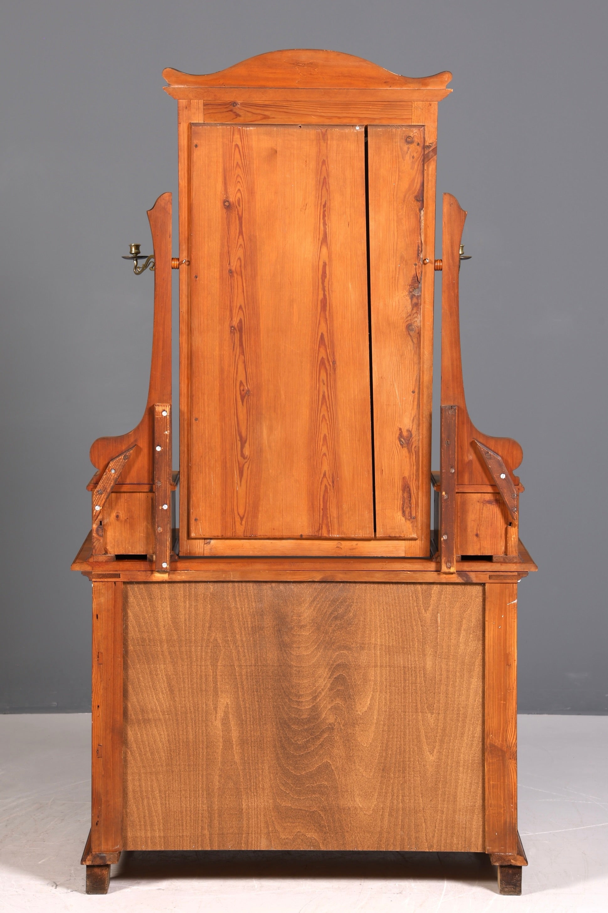 Buffet ancien Art Nouveau onirique avec miroir, commode d&