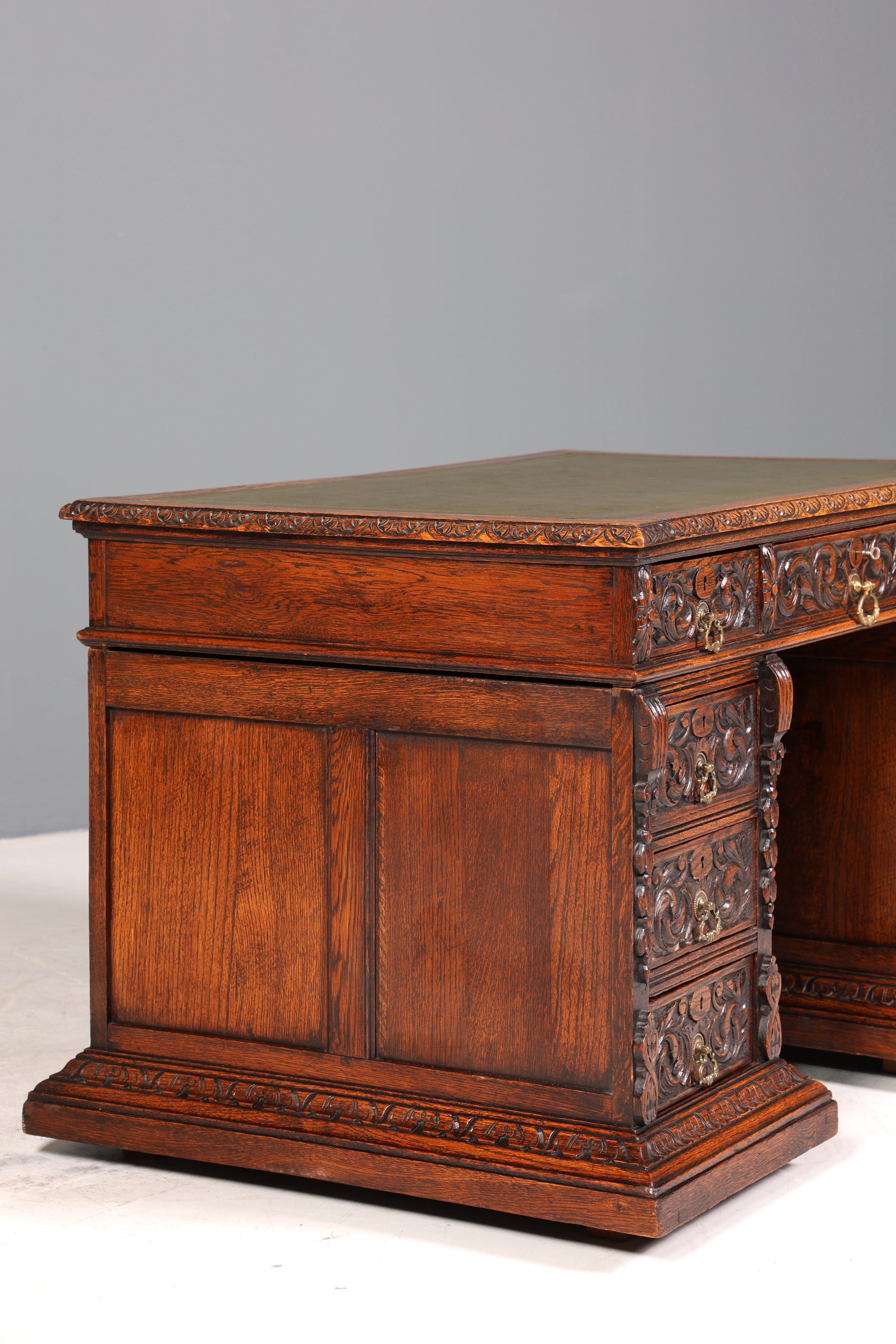 Imposanter Neorenaissance Schreibtisch Herrenzimmer Bürotisch Antik Office Table