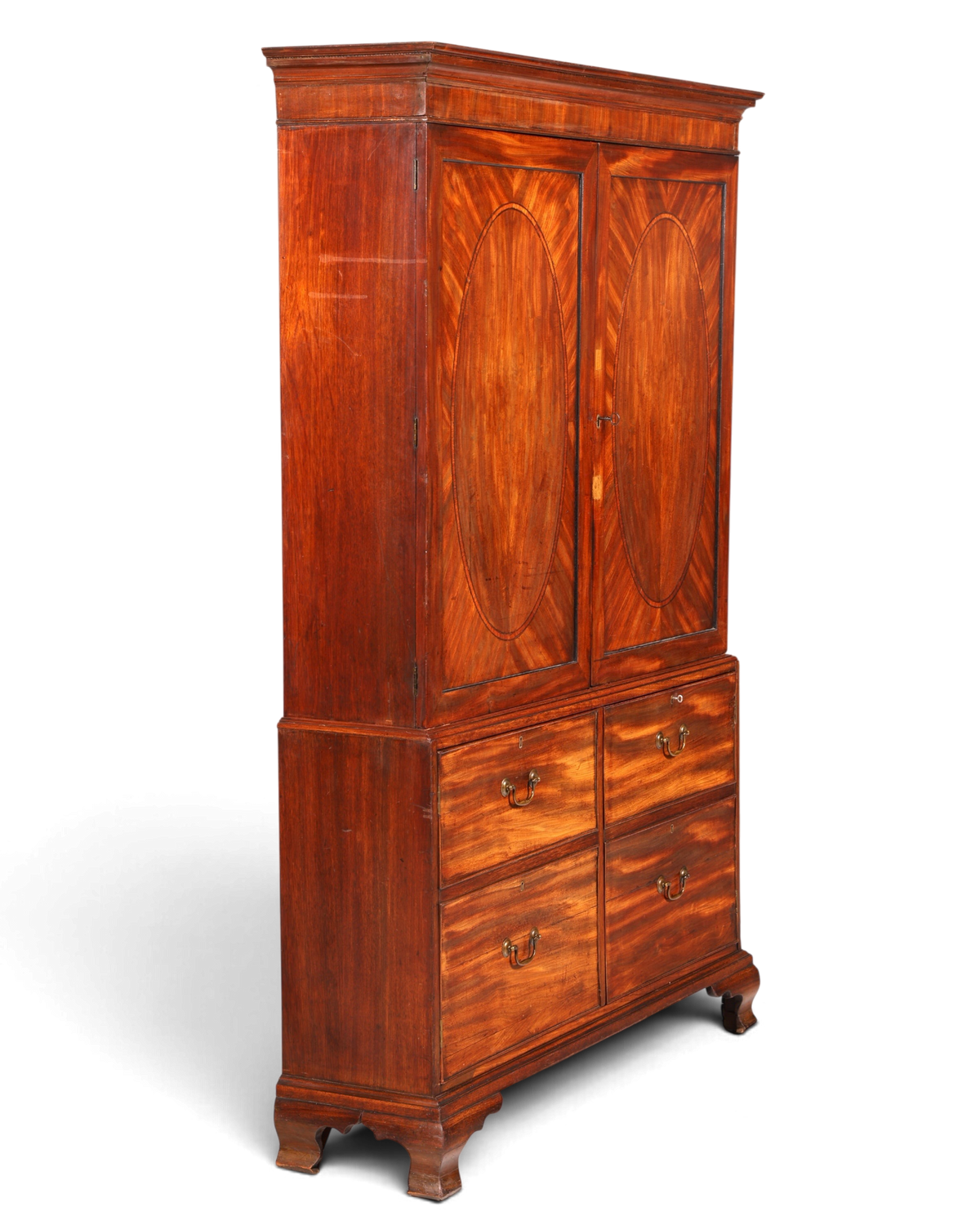 Hauptstadt Möblerei antiker englischer Mahagoni Wäscheschrank um 1900 mit Oval-Intarsien und vier Schubladen
